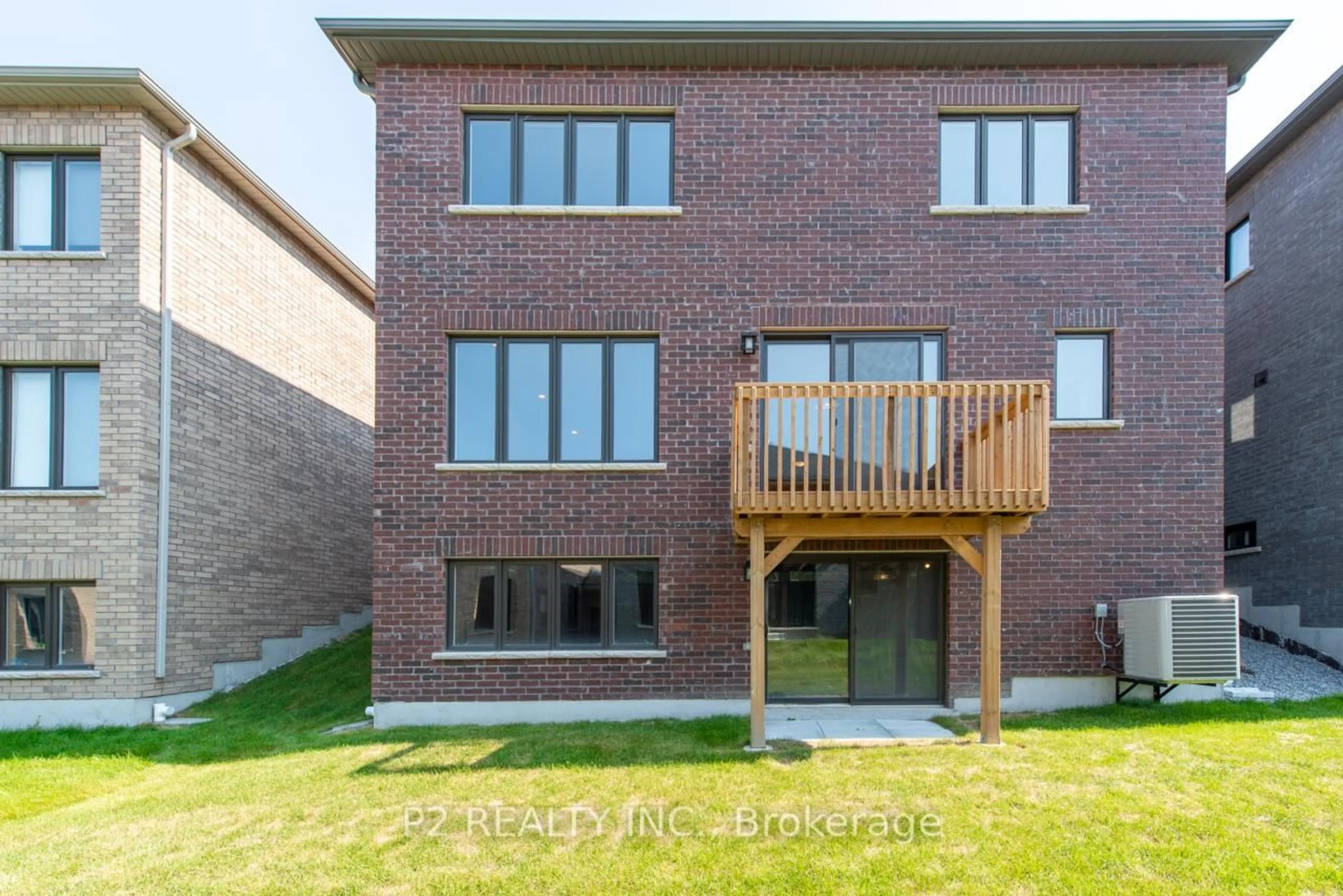 Home with brick exterior material, building for 40 Wild Ginger Lane, Springwater Ontario L9X 2C9