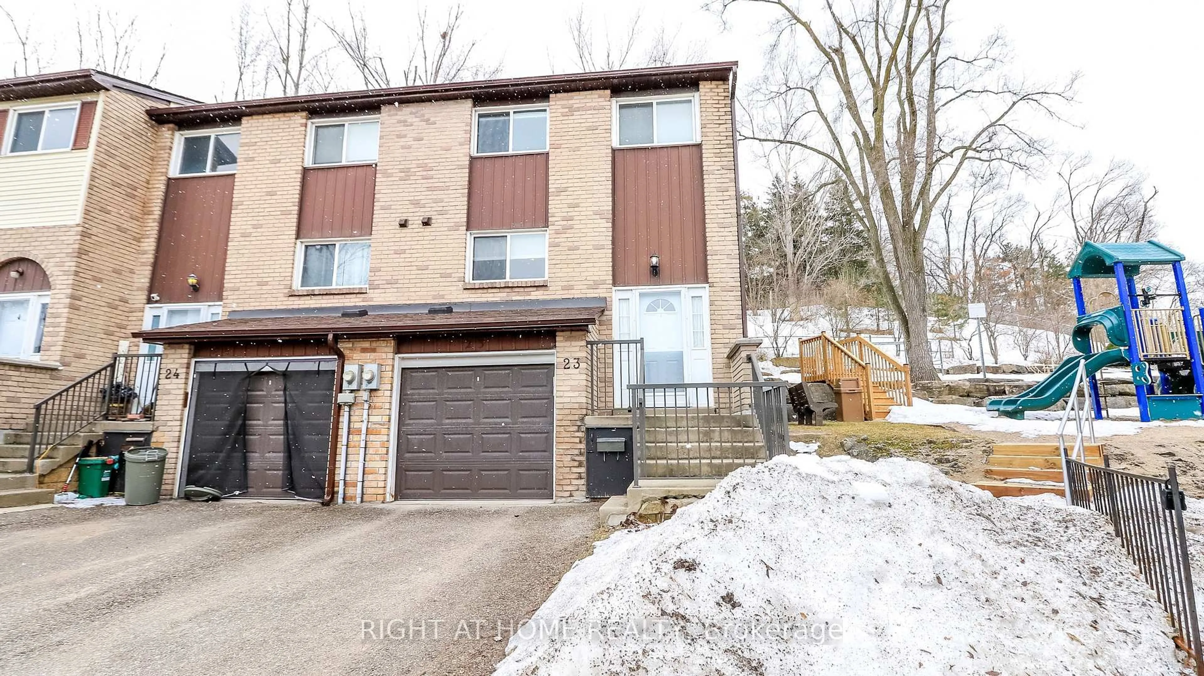 Home with brick exterior material, street for 52 Adelade St #23, Barrie Ontario L4N 3T5