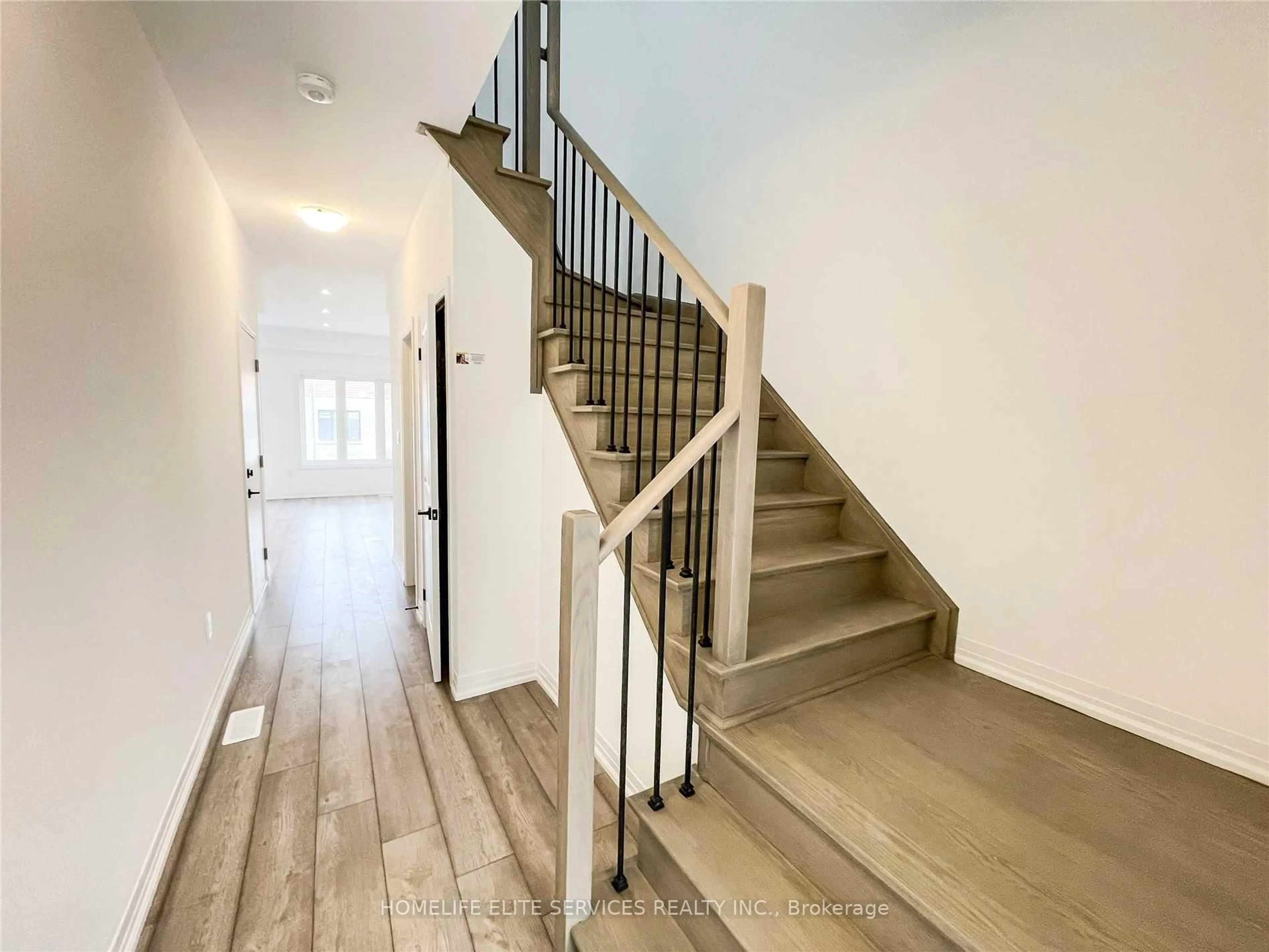 Unknown for 58 Fairlane Ave, Barrie Ontario L9J 0M9