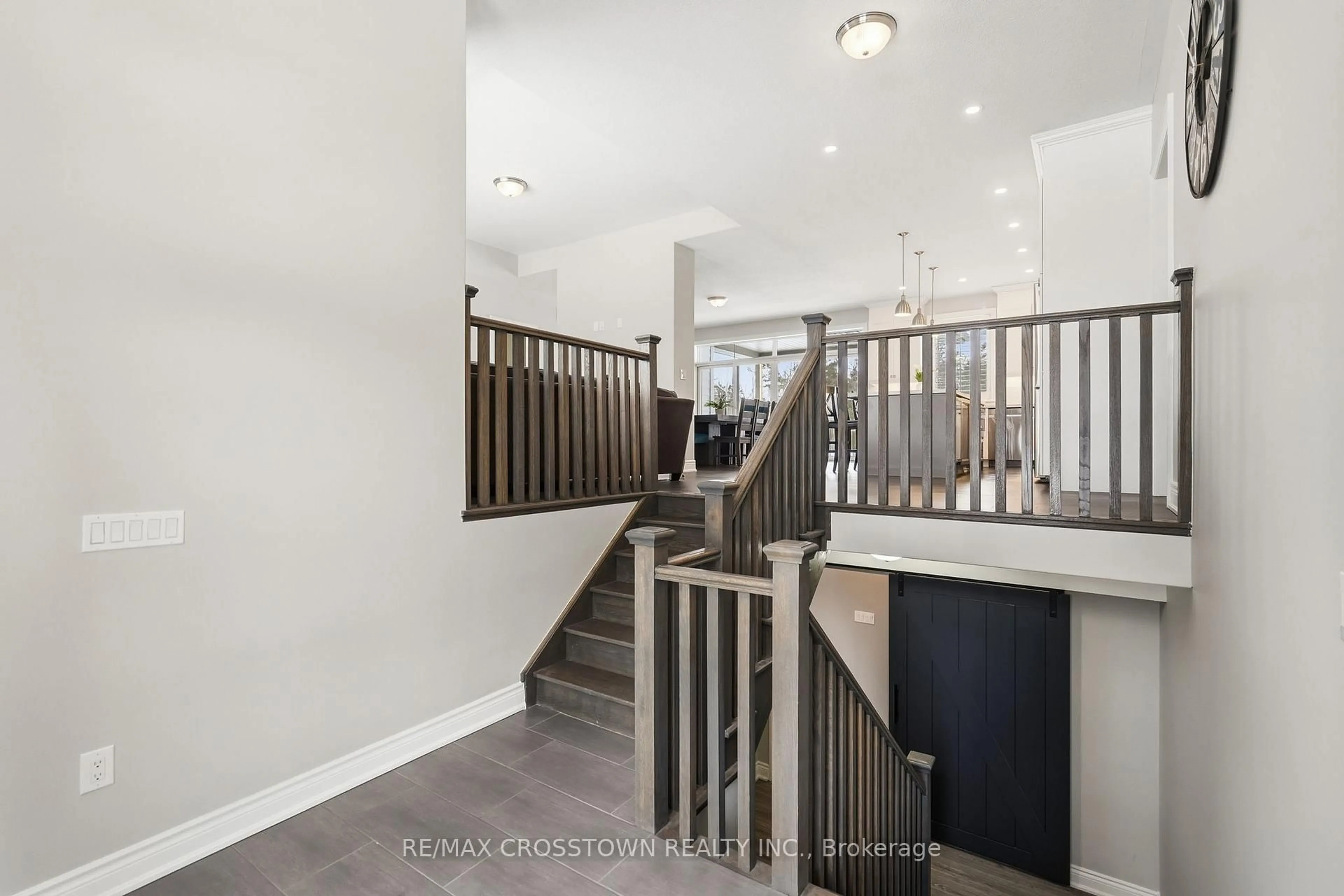 Unknown for 2055 Elana Dr, Severn Ontario L3V 0C1