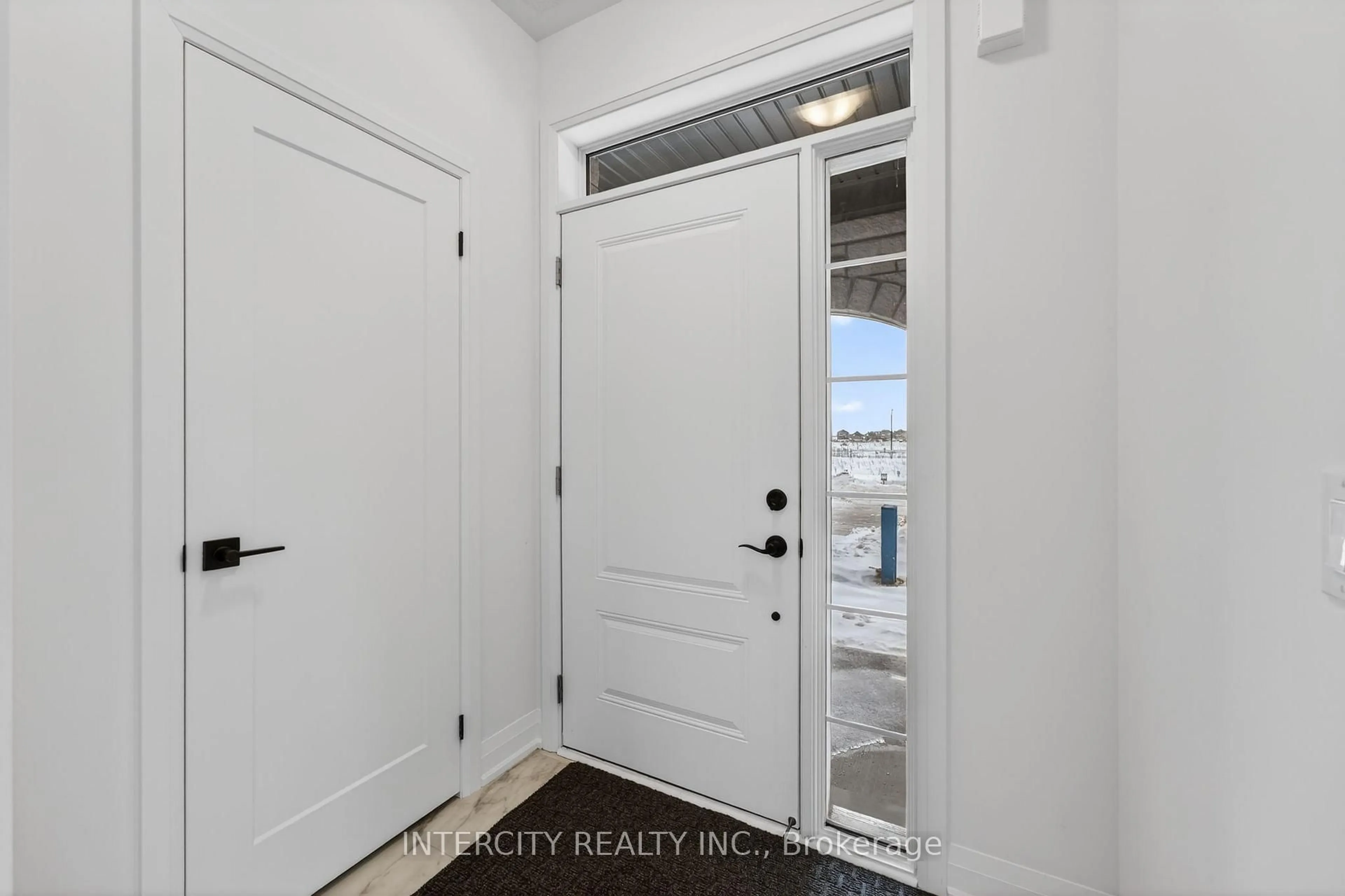 Indoor entryway for 38 Legacy Circ, Wasaga Beach Ontario L9Z 0M5
