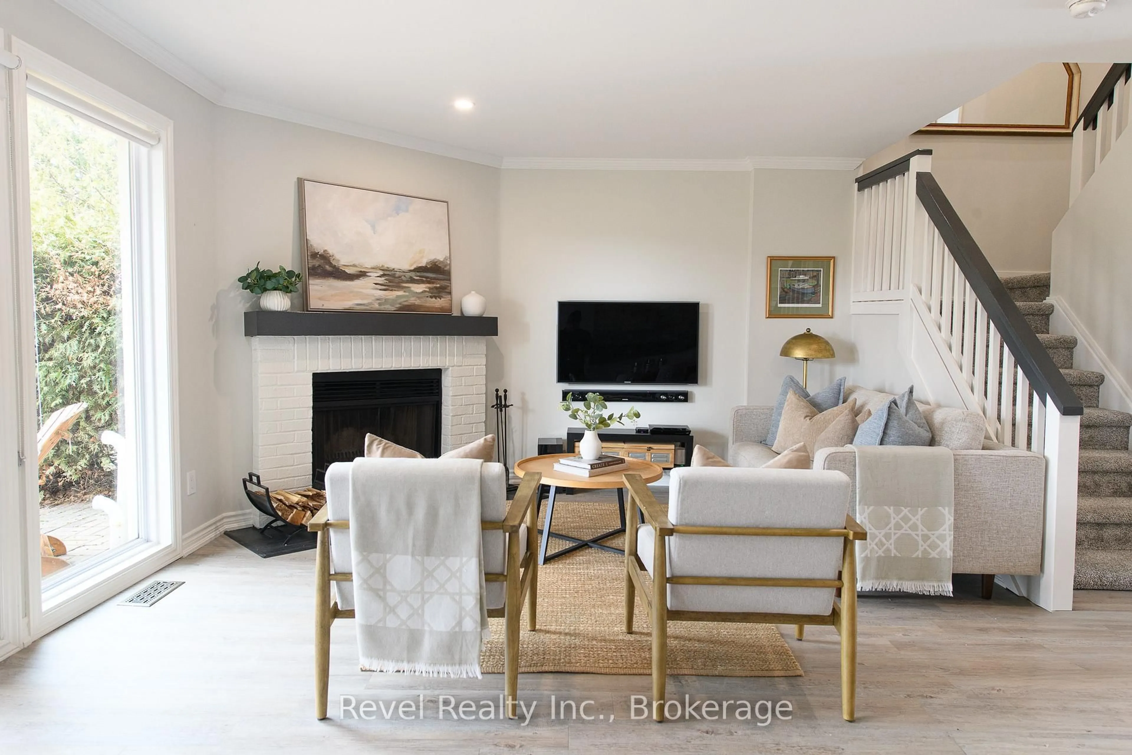 Living room with furniture, unknown for 145 Fairway Cres #58, Collingwood Ontario L9Y 5B4