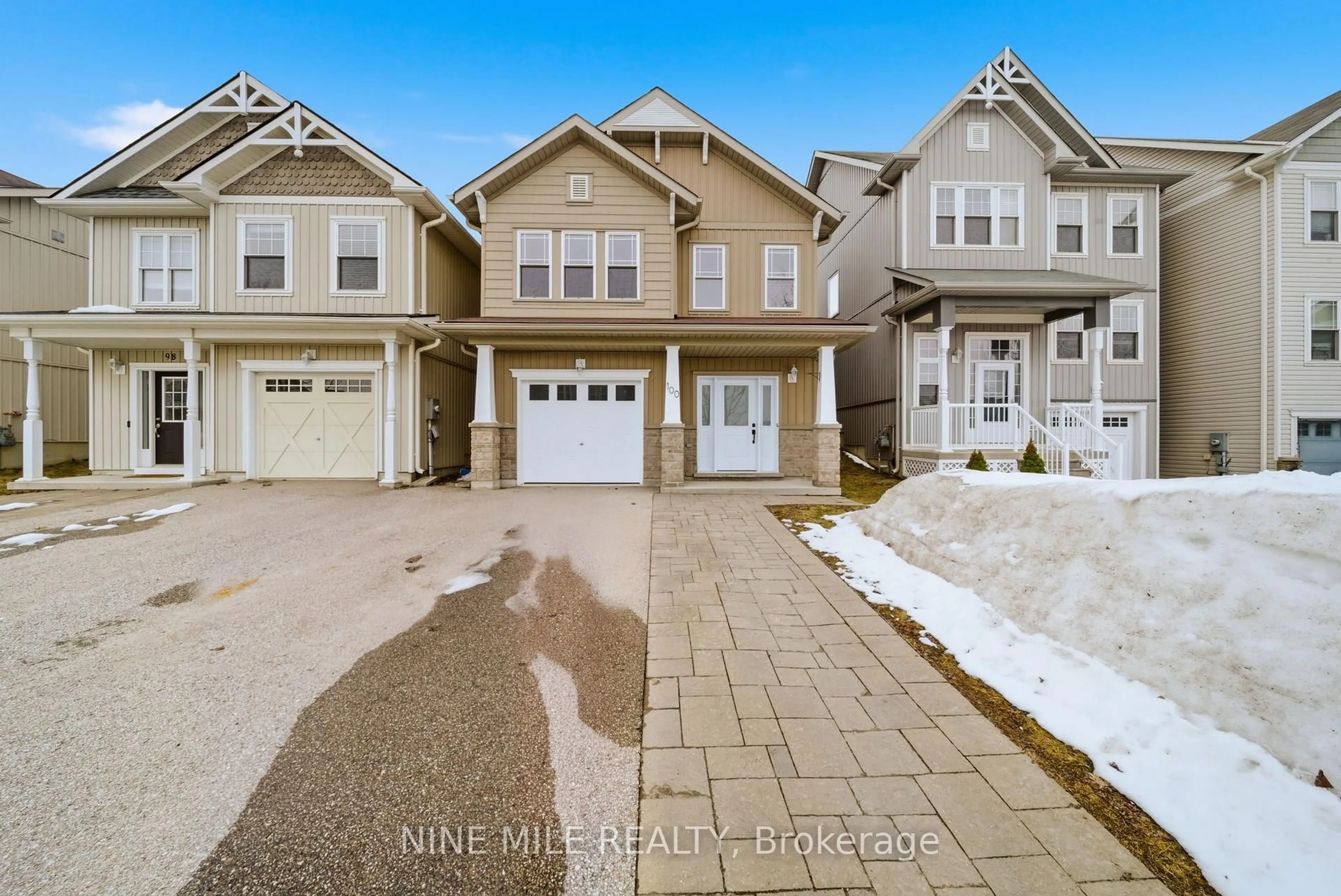 Unknown for 100 Pearl Dr, Orillia Ontario L3V 0A7