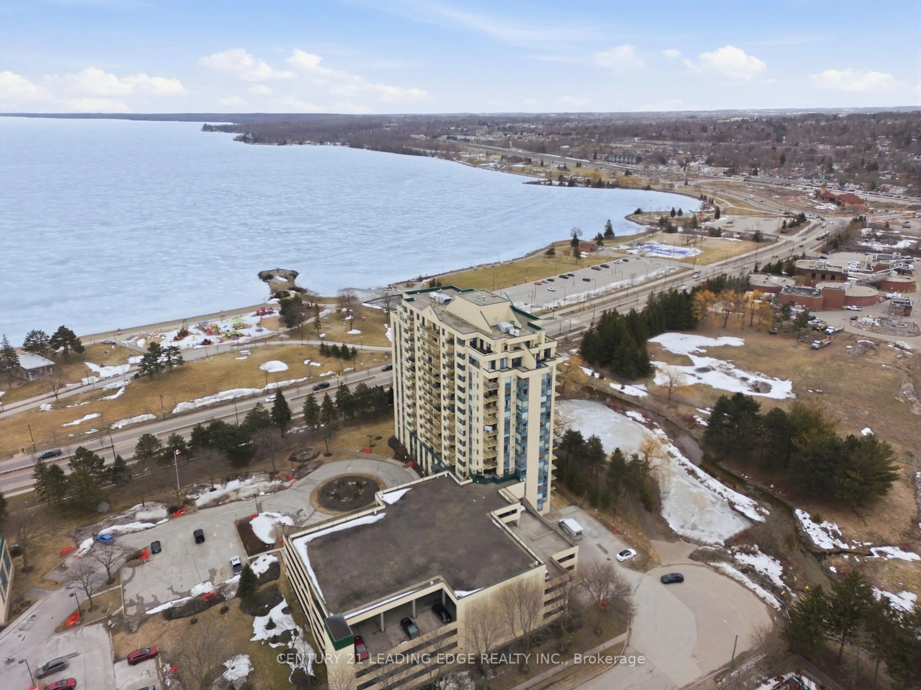 A pic from outside/outdoor area/front of a property/back of a property/a pic from drone, water/lake/river/ocean view for 75 ELLEN St #1102, Barrie Ontario L4N 7R6