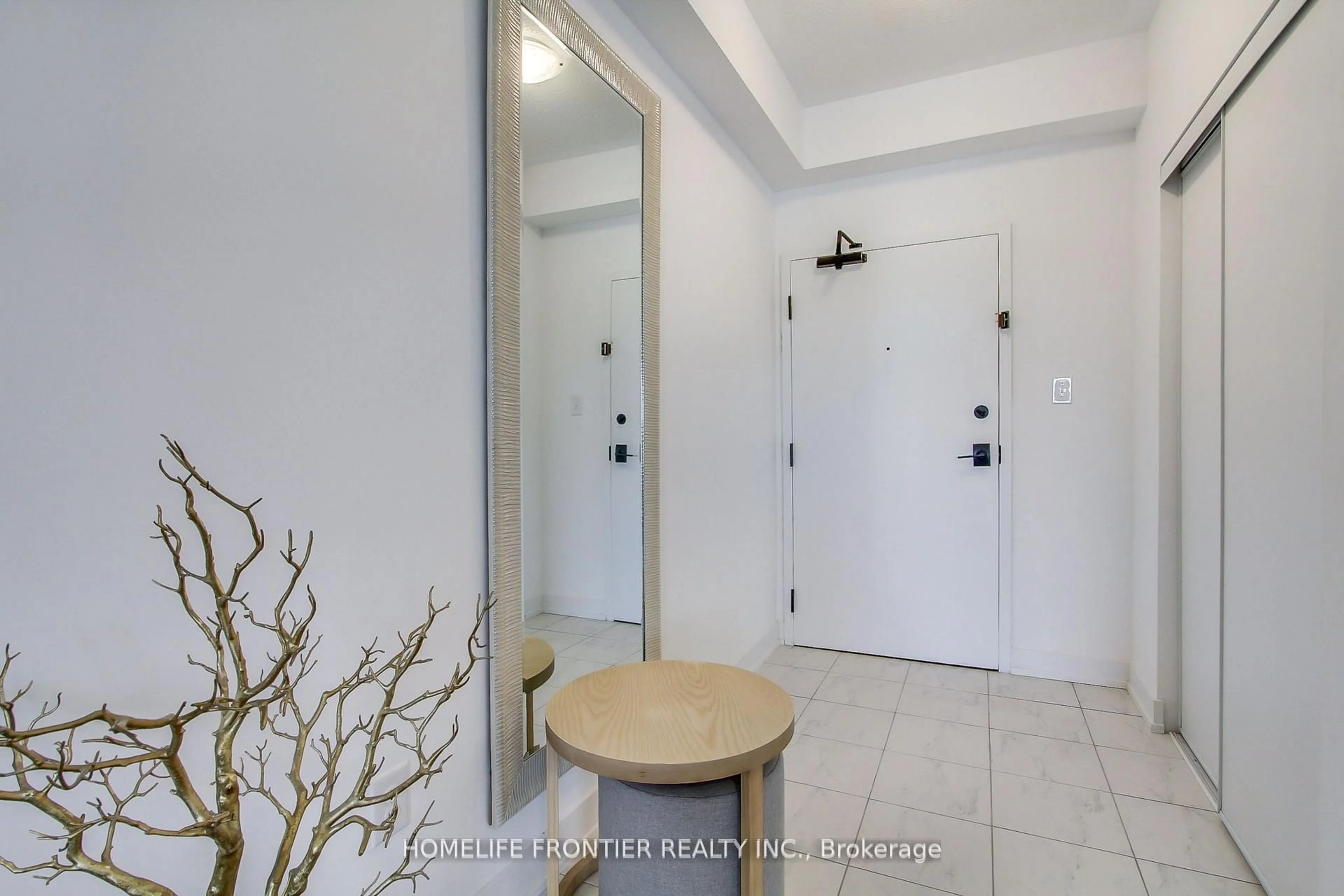 Indoor entryway for 4 Spice Way #318, Barrie Ontario L9J 0M2