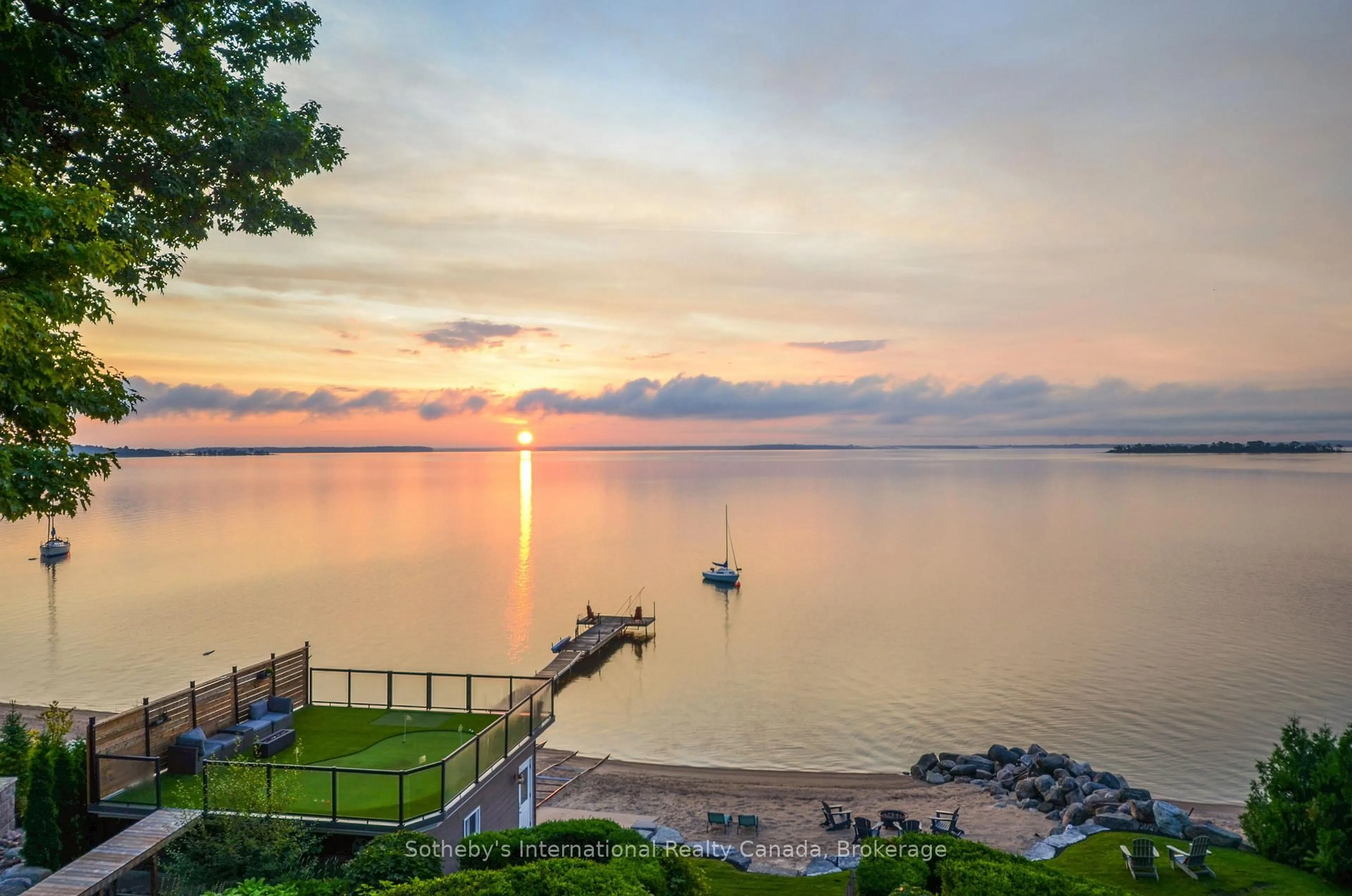 A pic from outside/outdoor area/front of a property/back of a property/a pic from drone, water/lake/river/ocean view for 29 McArthur Dr, Penetanguishene Ontario L9M 1X3