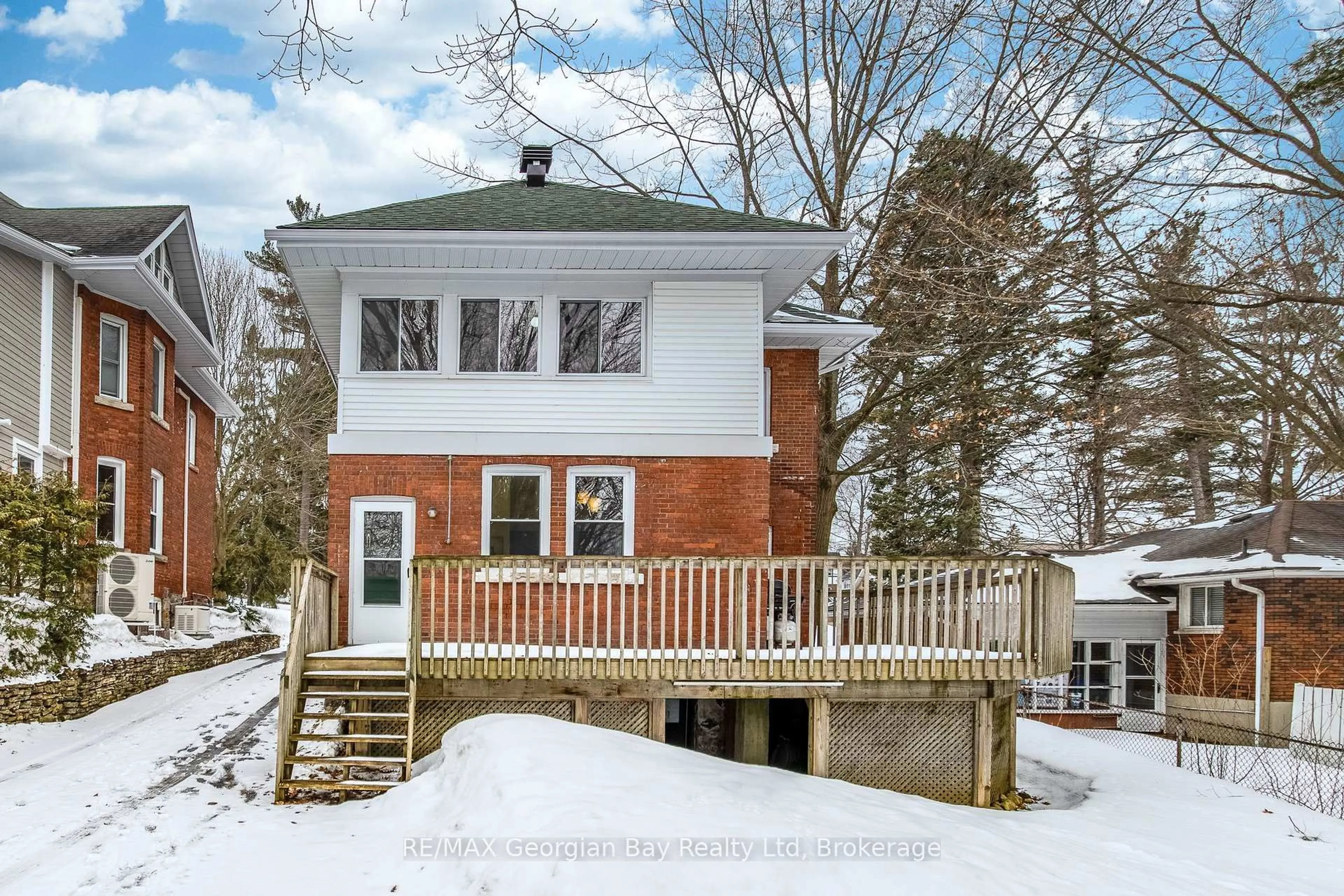 Unknown for 299 Fifth St, Midland Ontario L4R 3W7