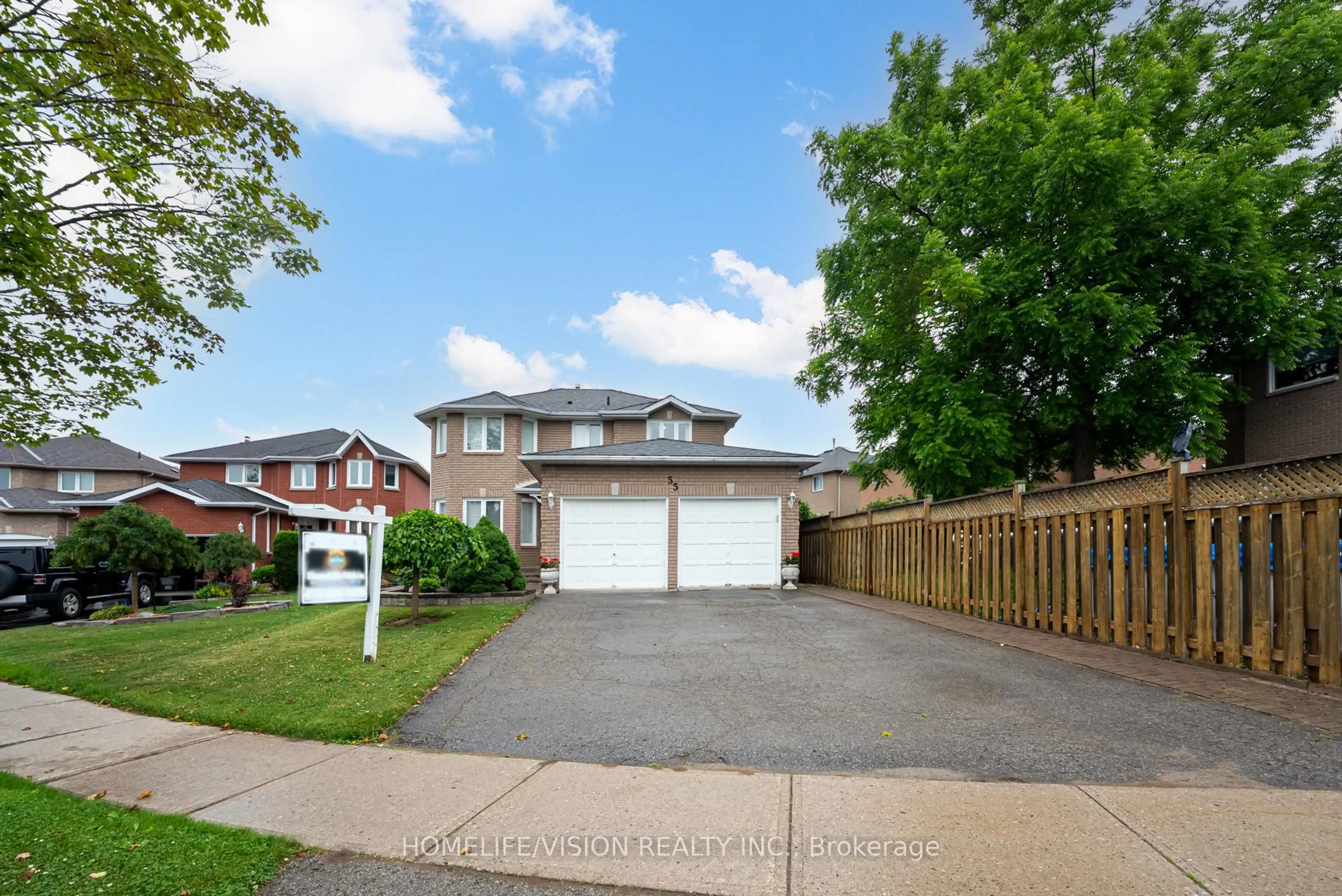A pic from outside/outdoor area/front of a property/back of a property/a pic from drone, street for 55 ETHERINGTON Cres, Barrie Ontario L4N 6Z4
