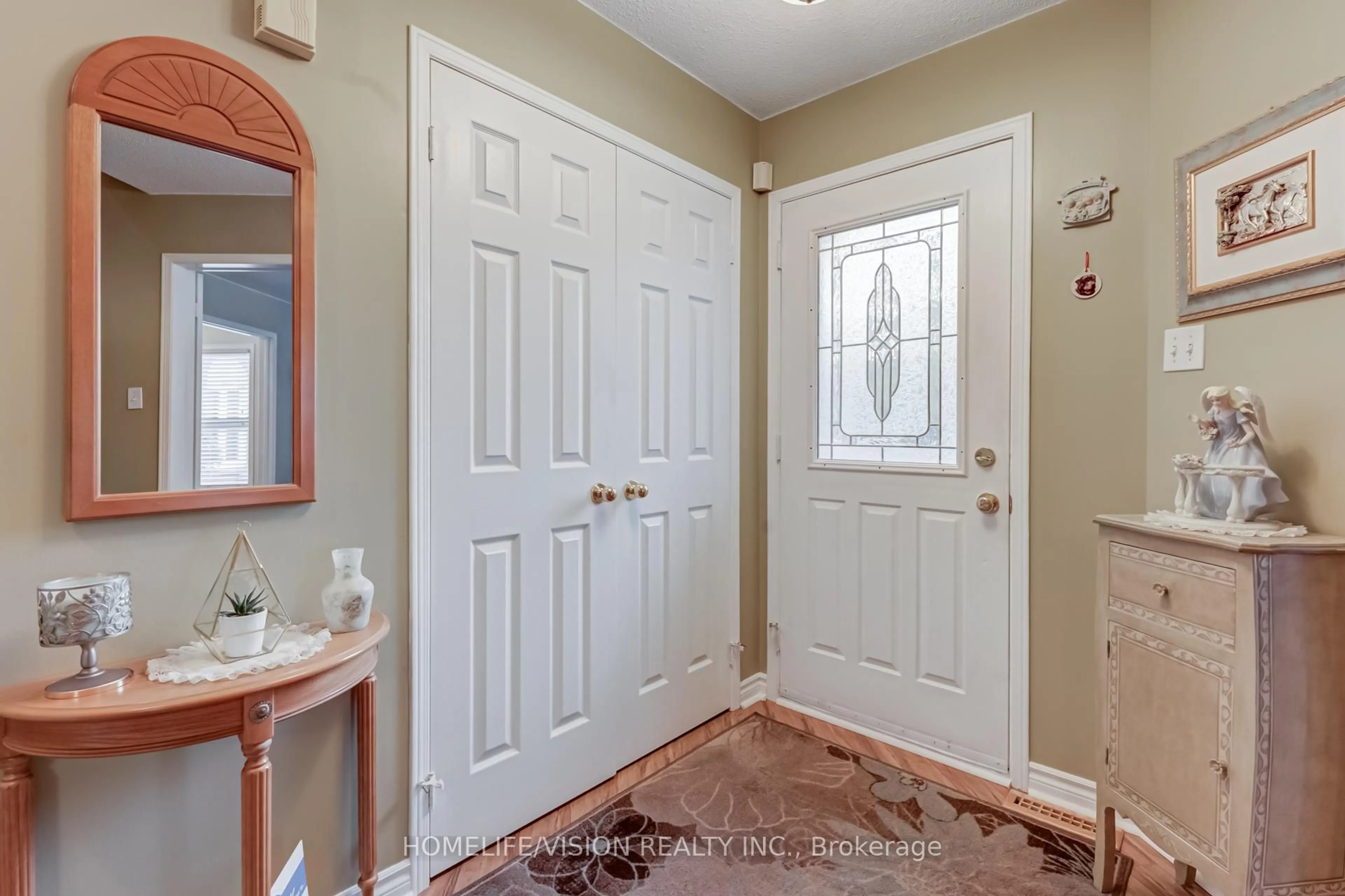 Indoor entryway for 55 ETHERINGTON Cres, Barrie Ontario L4N 6Z4