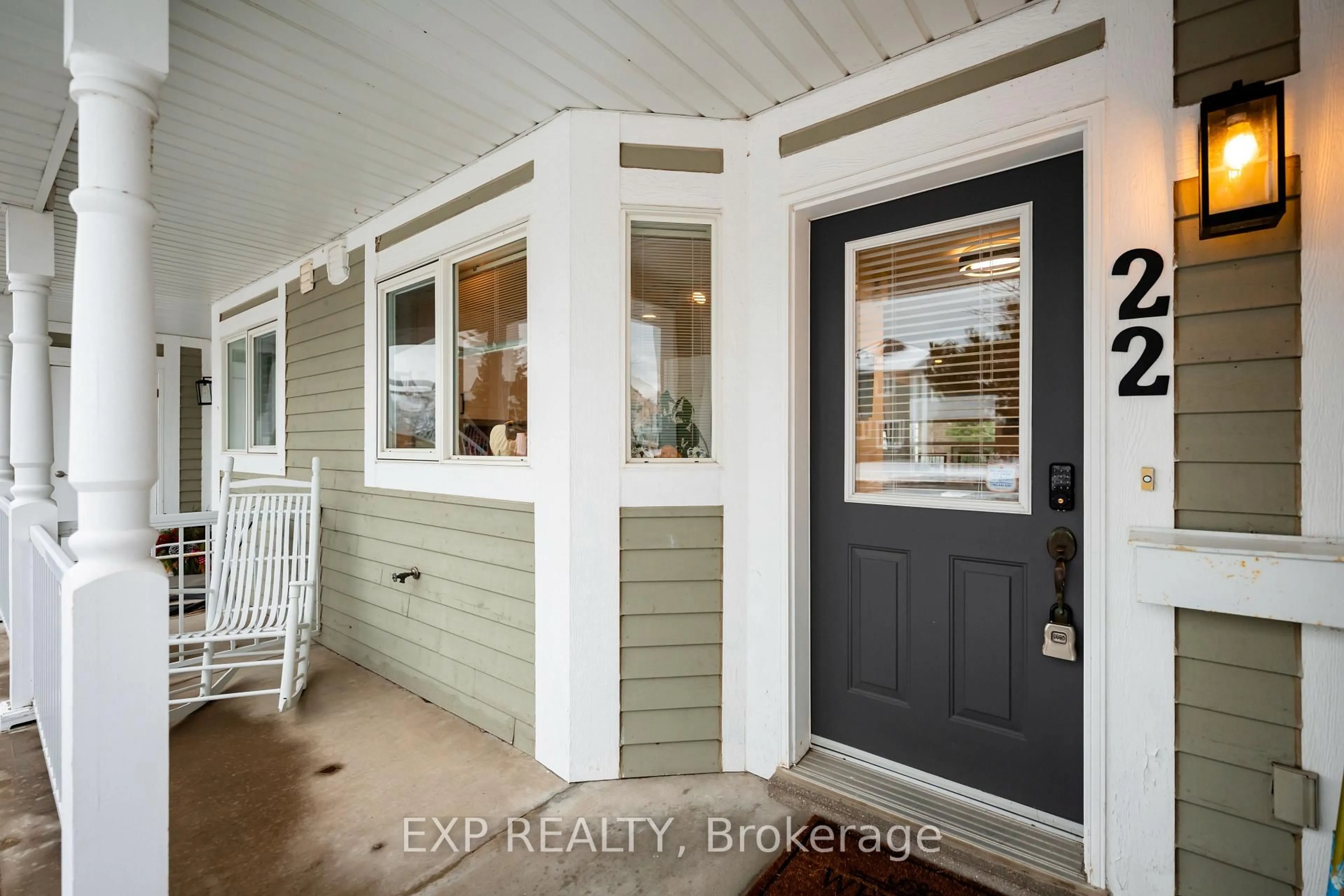 Indoor entryway for 22 Cranberry Surf, Collingwood Ontario L9Y 5C4