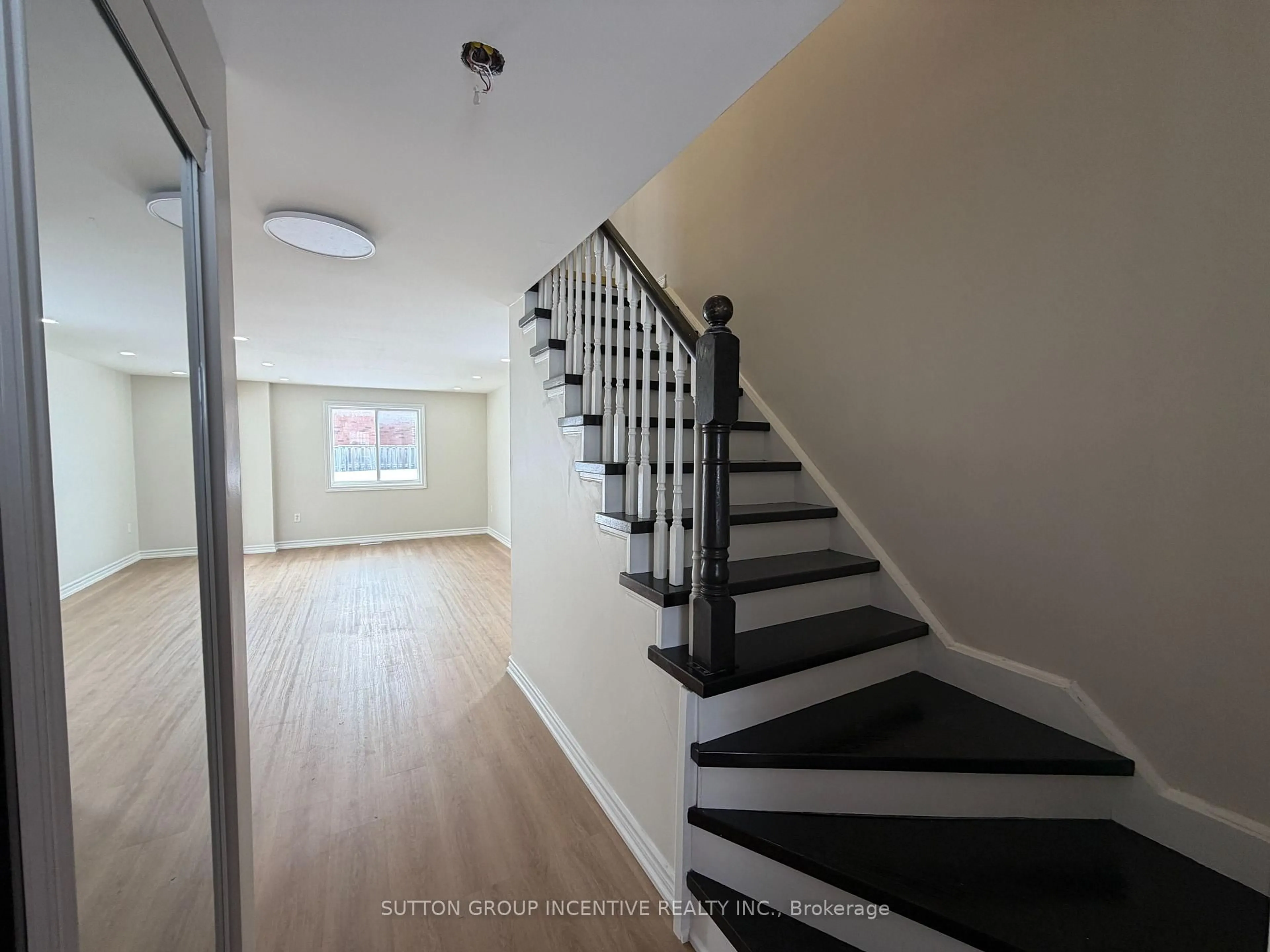 Unknown for 15 Timothy Lane, Barrie Ontario L4N 9Z6