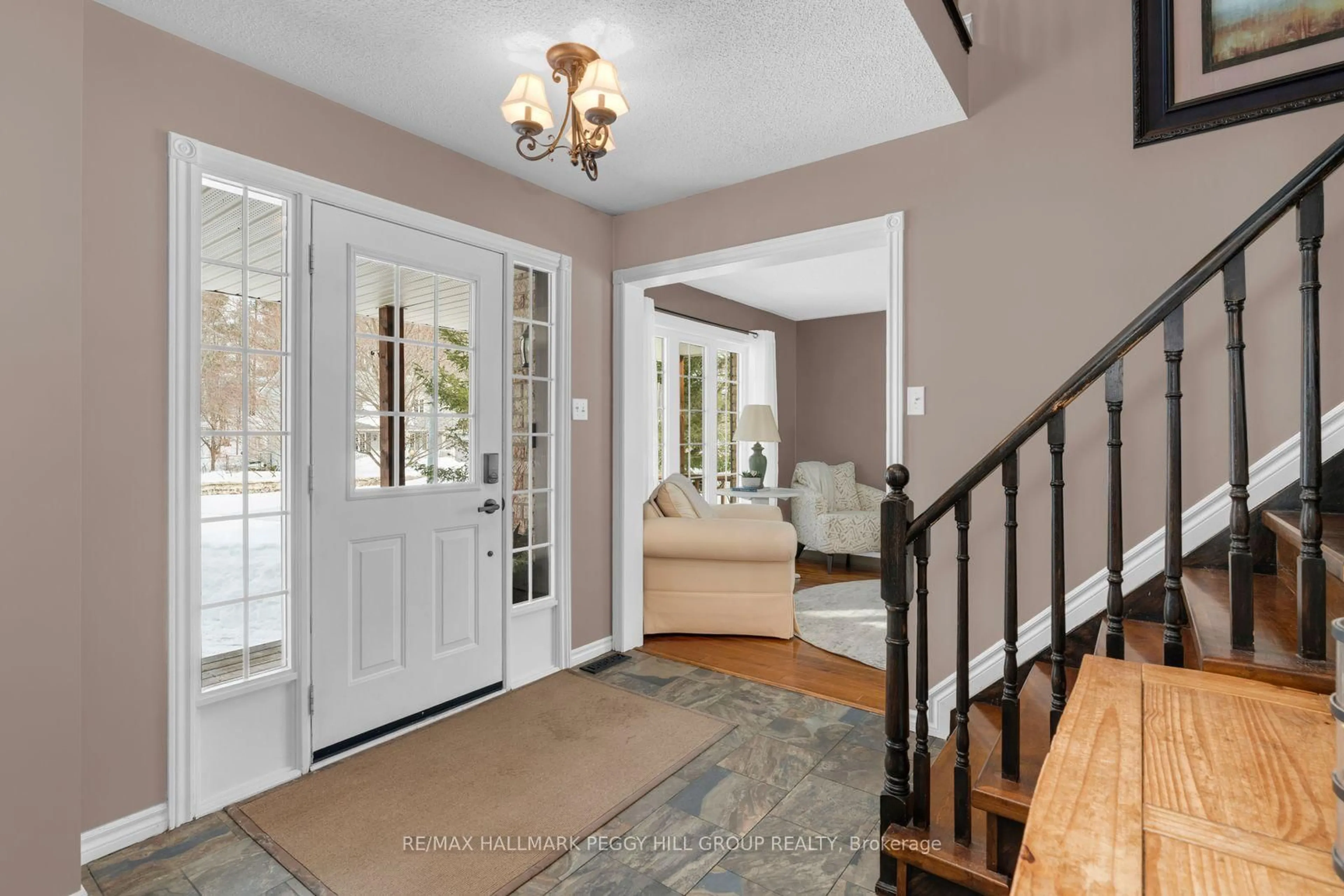 Indoor entryway for 5 Campbell Crt, Springwater Ontario L0L 1V0