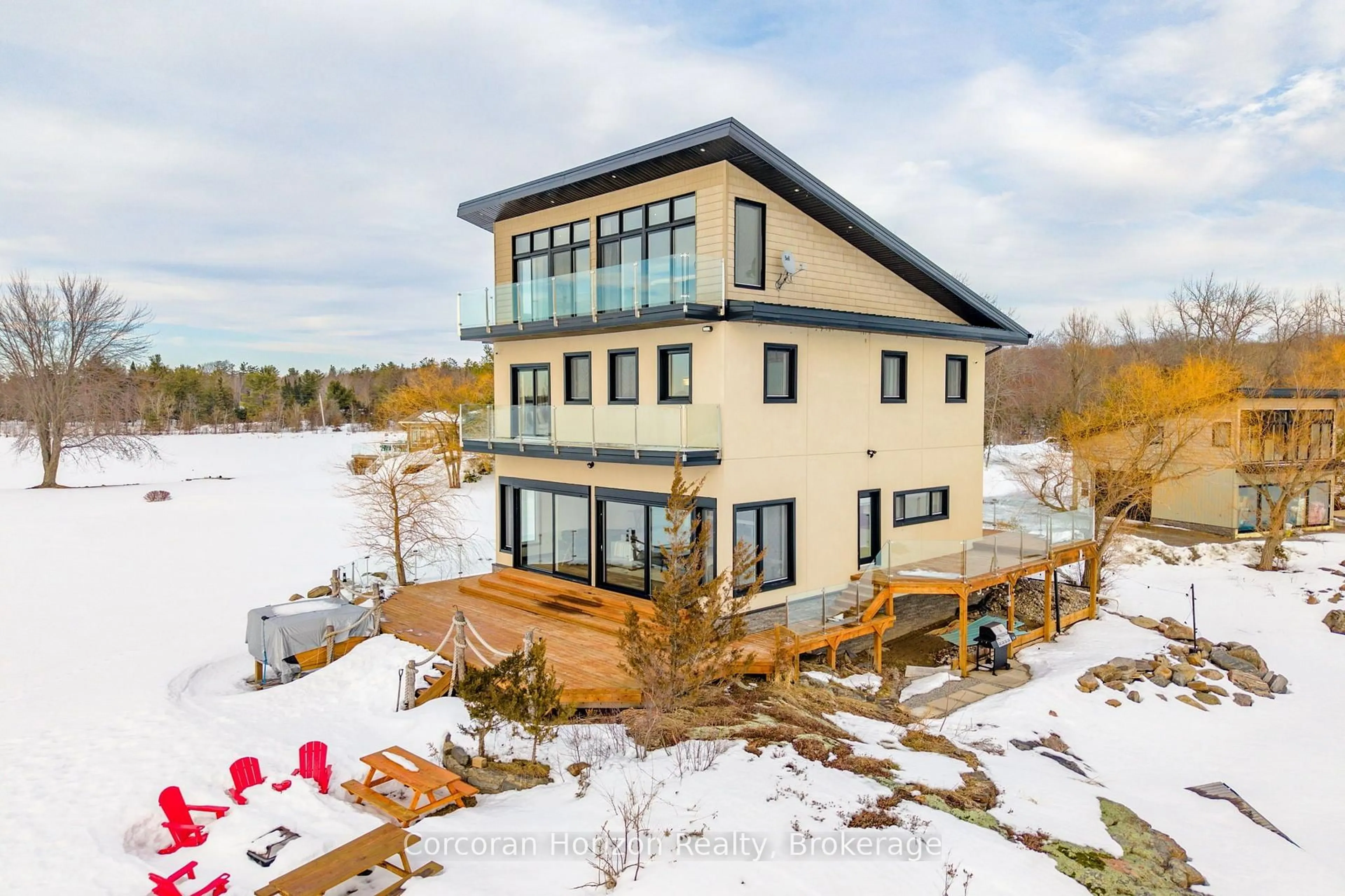 A pic from outside/outdoor area/front of a property/back of a property/a pic from drone, unknown for 74 ARBOUR Tr, Tay Ontario L0K 2C0