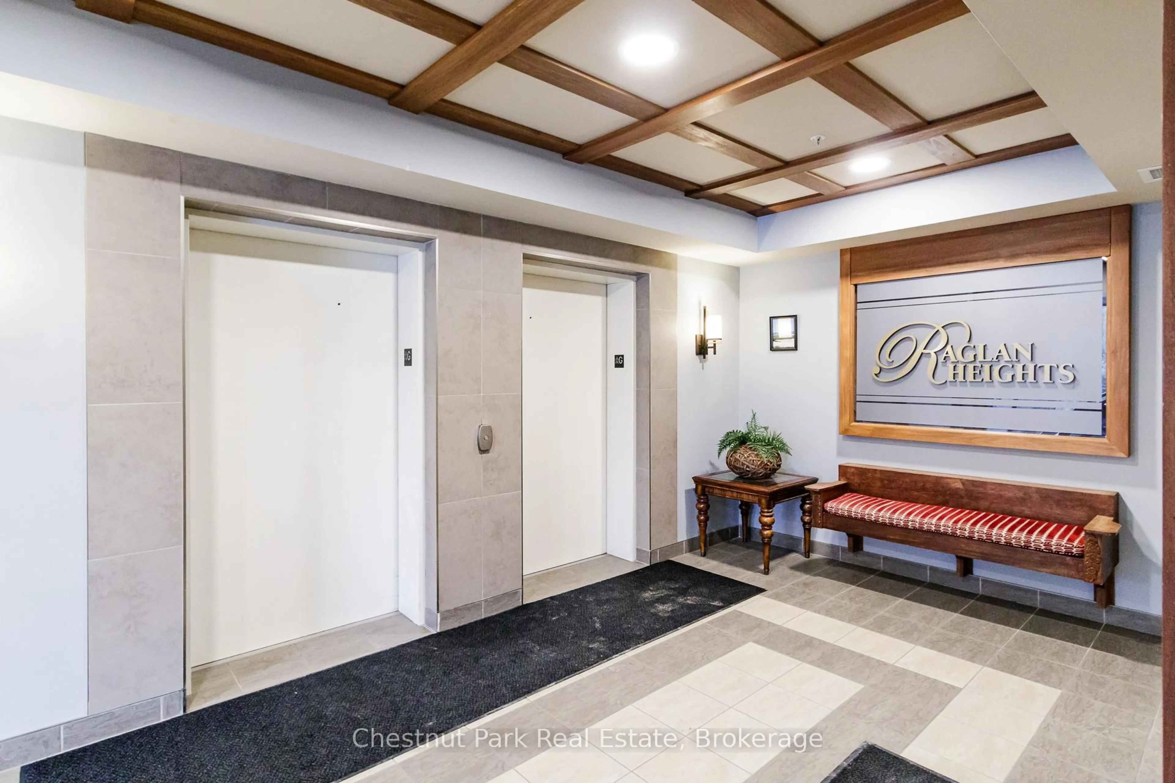 Indoor foyer for 91 Raglan St #412, Collingwood Ontario L9Y 0B2