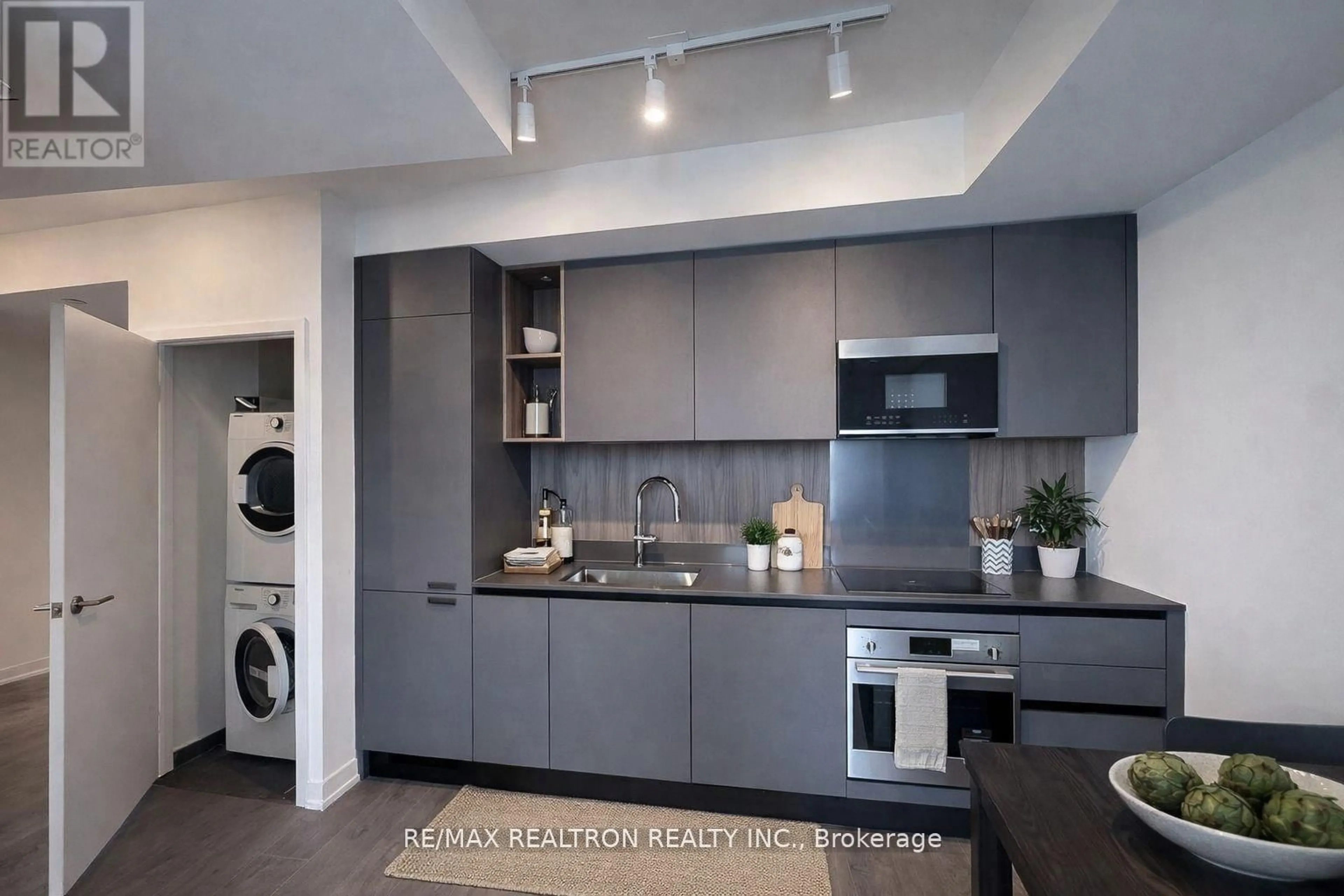 Unknown for 39 Mary St #2506, Barrie Ontario L4N 1S9