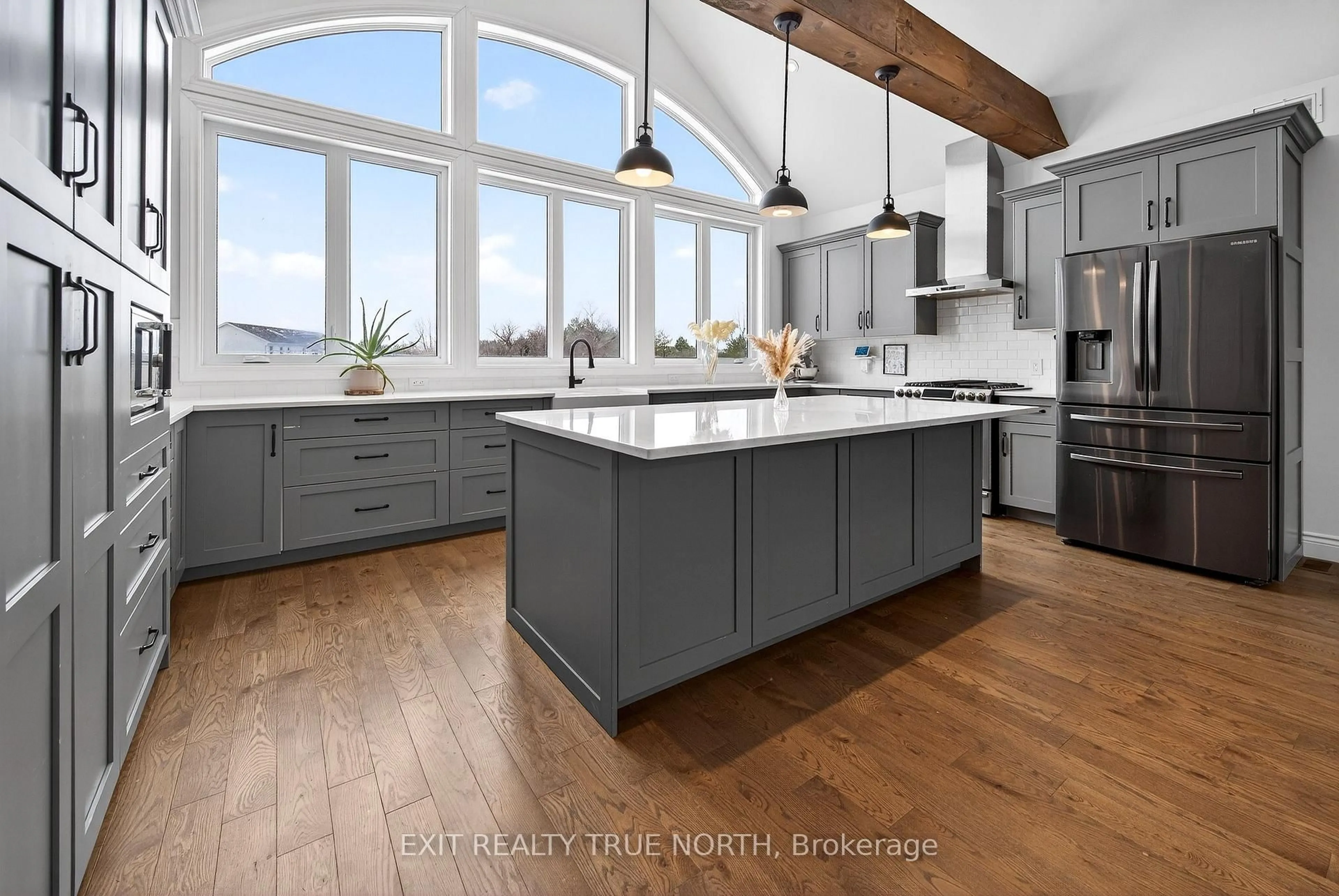 Open concept kitchen, unknown for 139 Rue Eric, Tiny Ontario L9M 0H1