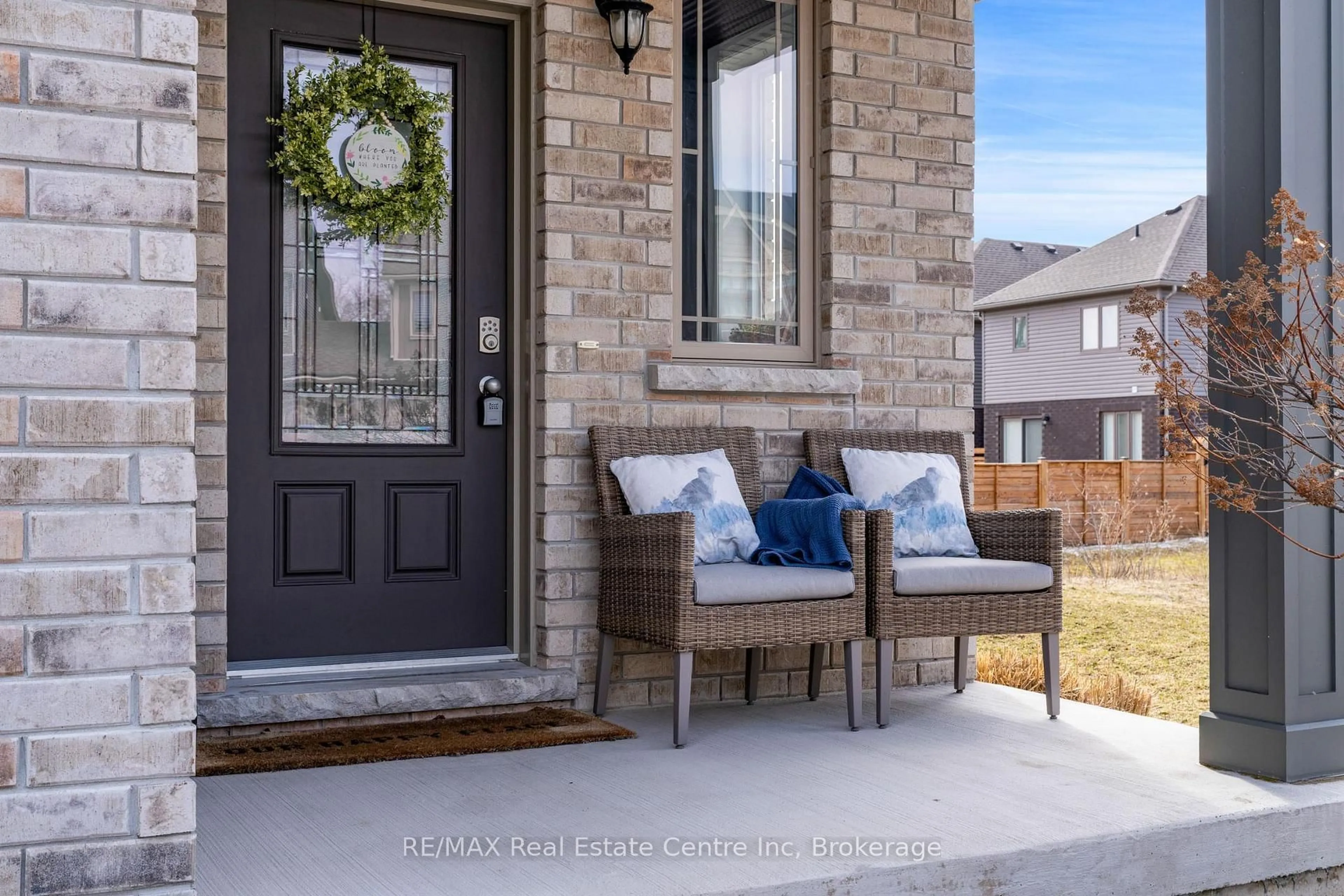 Indoor entryway for 24 GEORGE ZUBEK Dr, Collingwood Ontario L9Y 1M5
