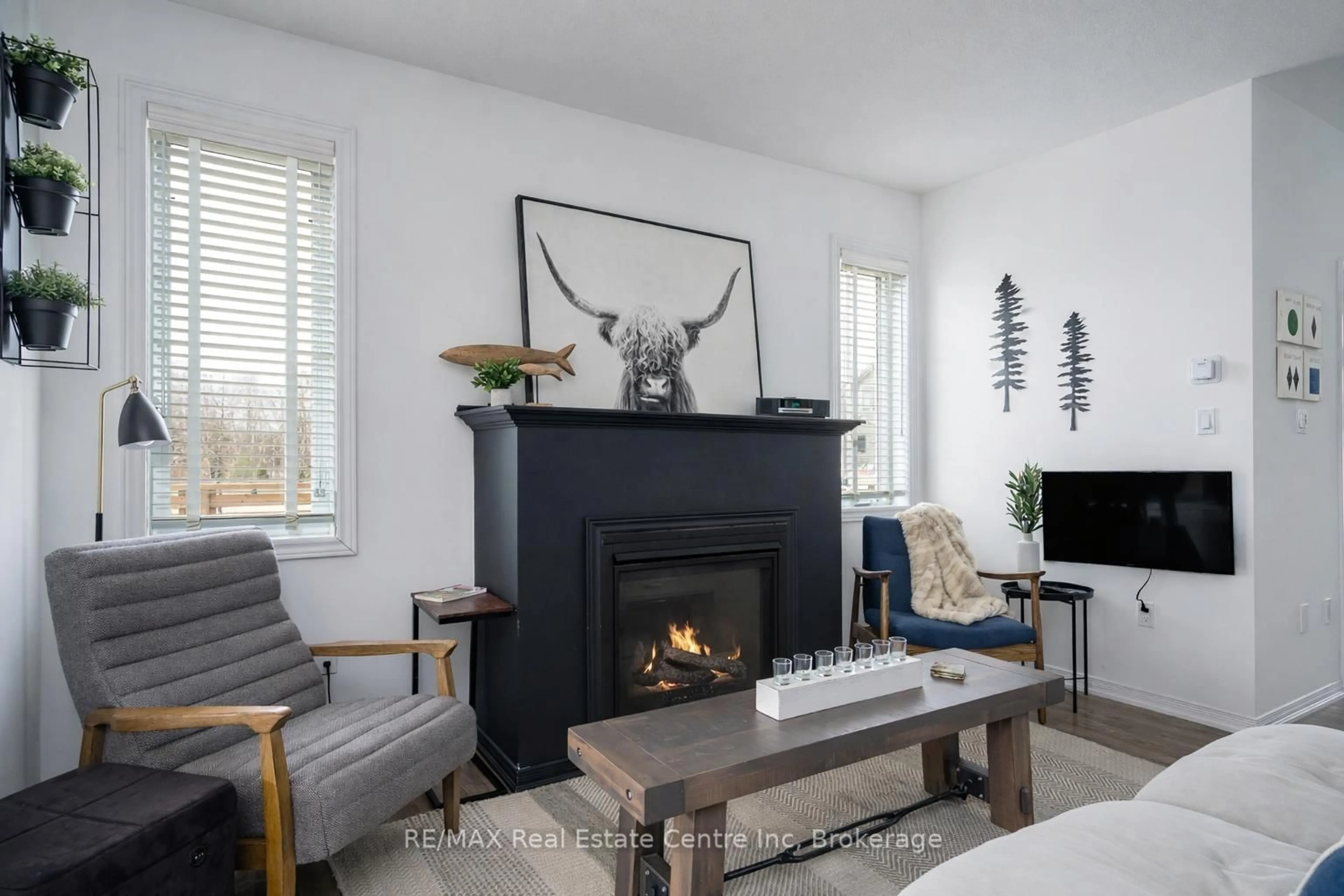 Living room with furniture, unknown for 24 GEORGE ZUBEK Dr, Collingwood Ontario L9Y 1M5