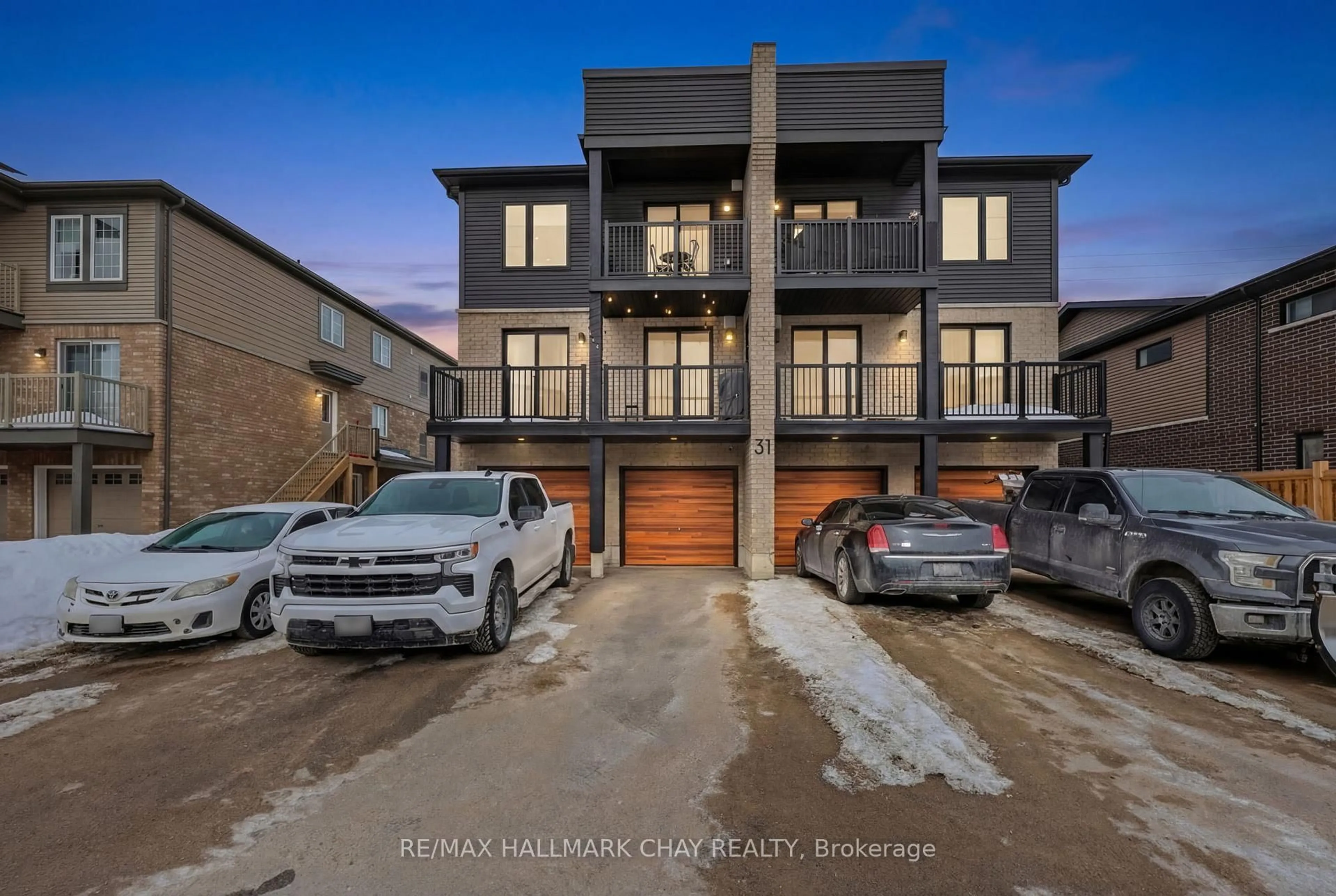 Unknown for 31 Pumpkin Corner Cres #9, Barrie Ontario L9J 0C2