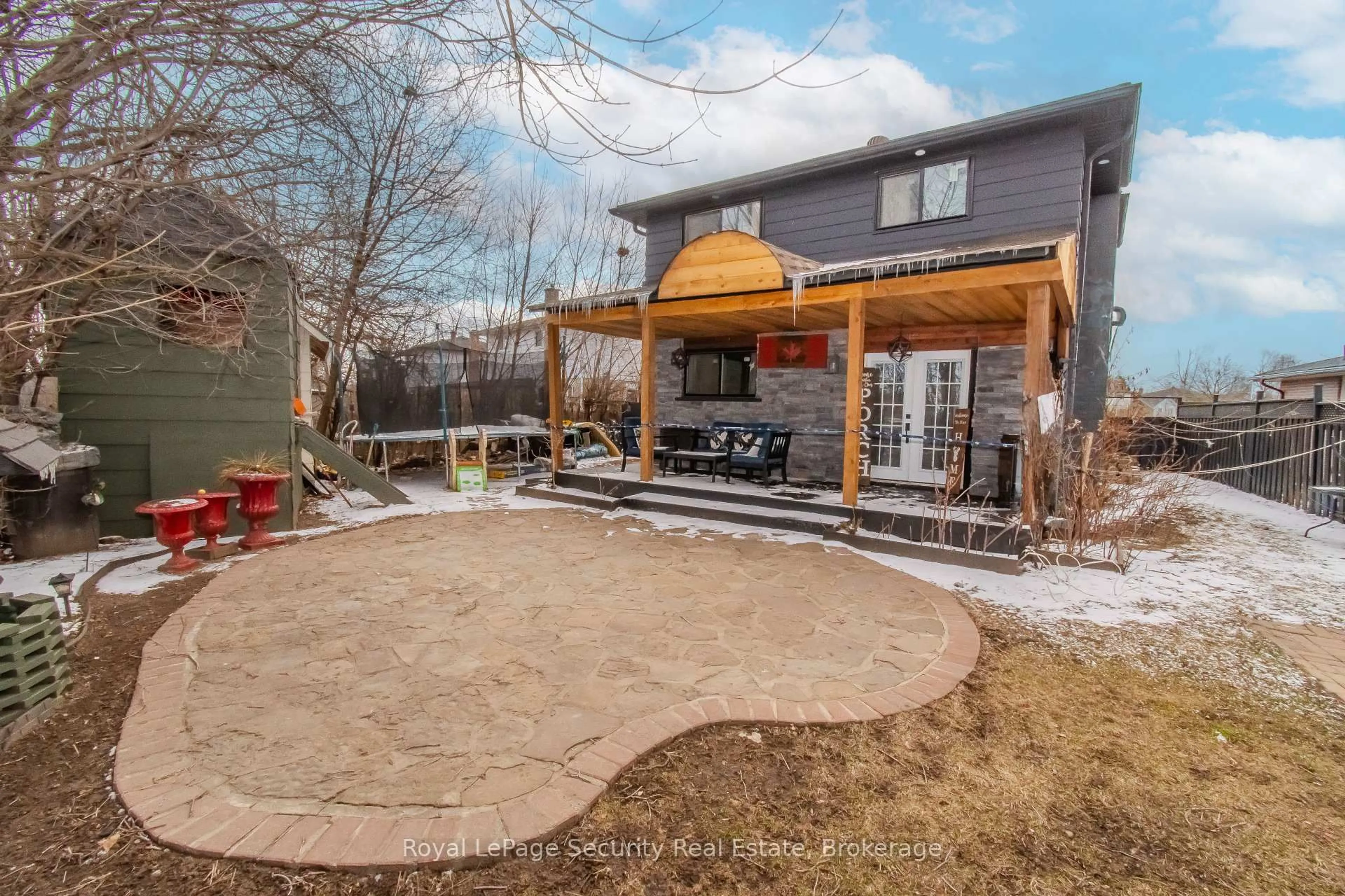 Patio, unknown for 73 College Cres, Barrie Ontario L4M 2W5
