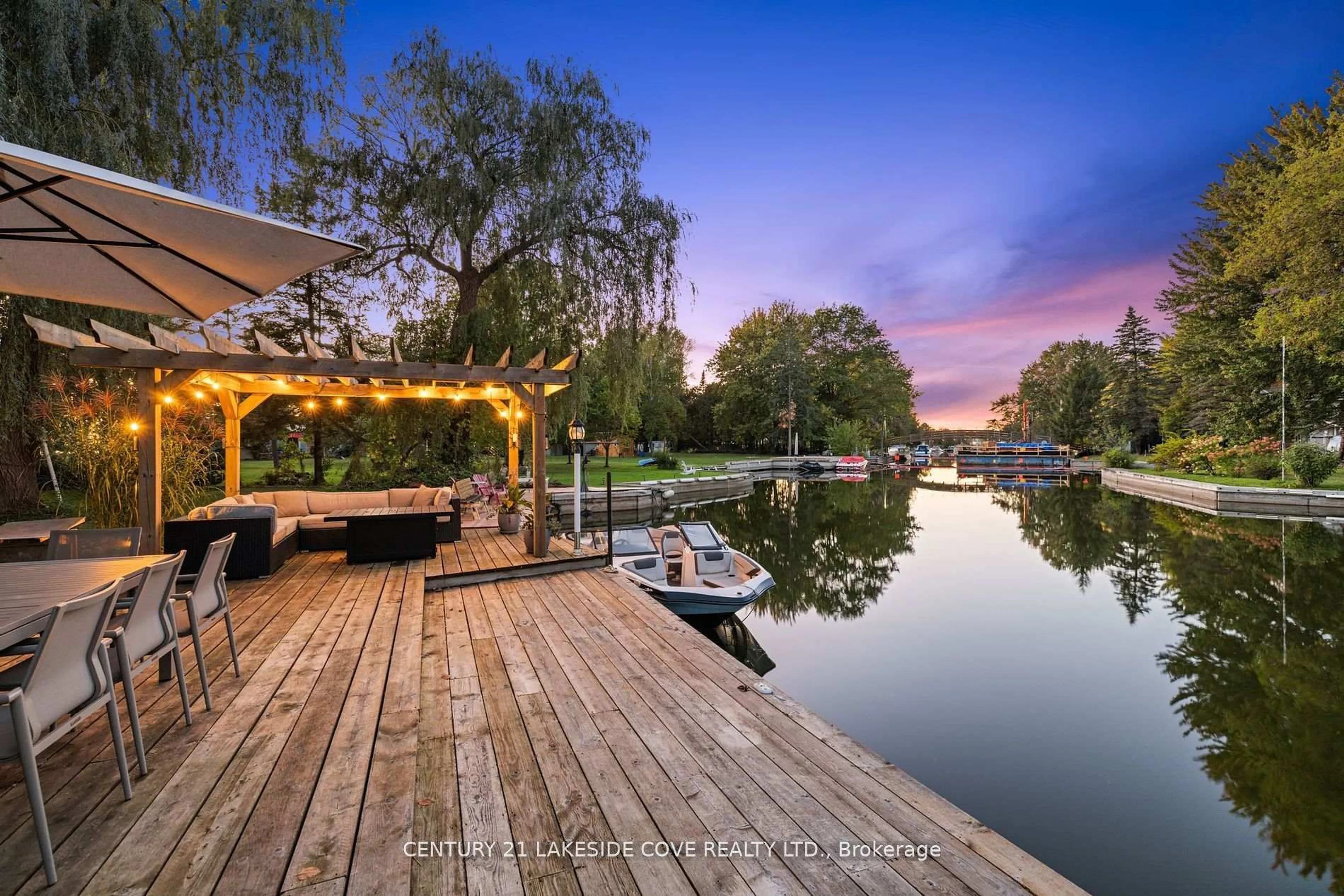 Patio, water/lake/river/ocean view for 27 Poplar Cres, Ramara Ontario L0K 1B0