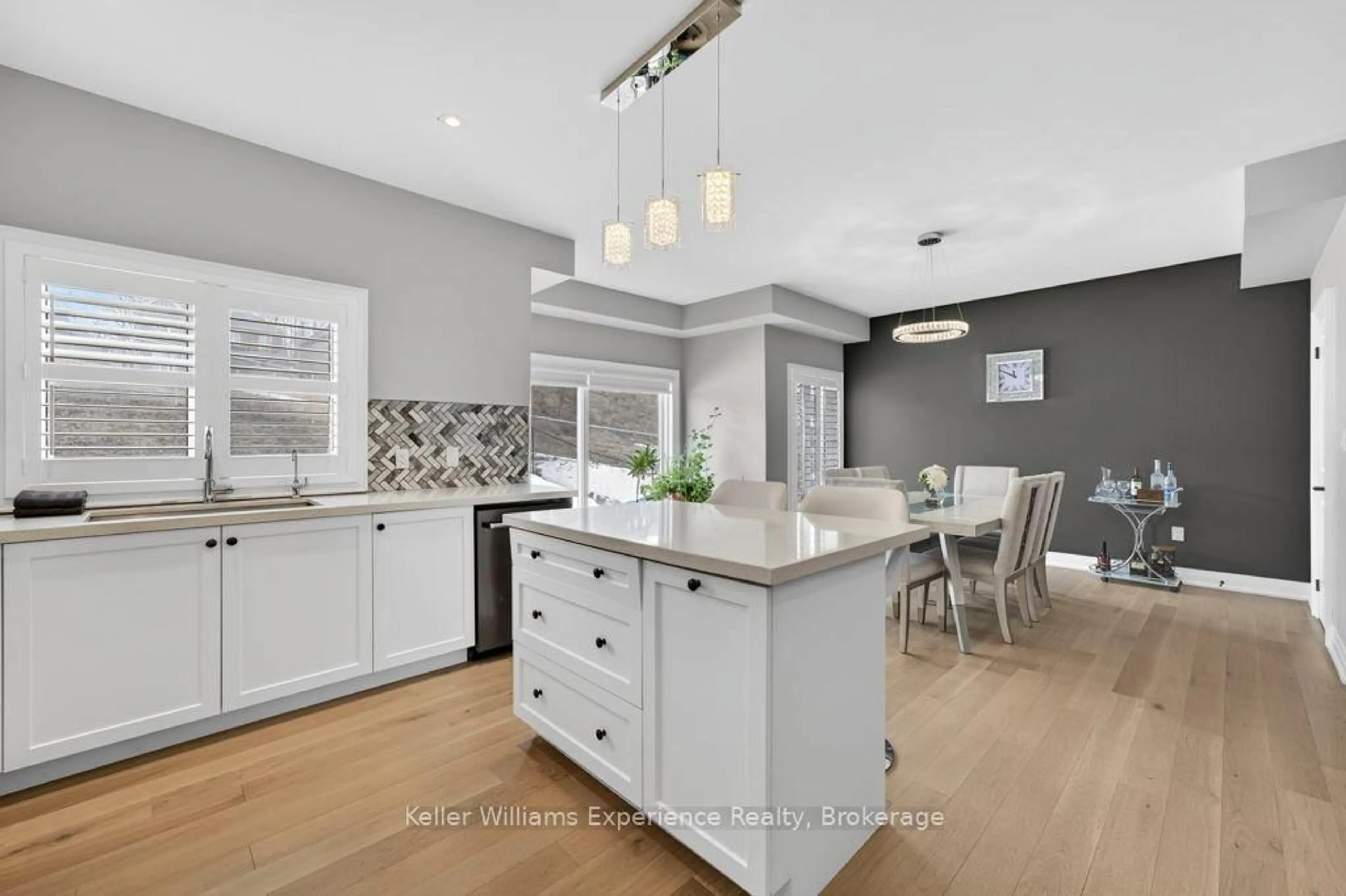 Open concept kitchen, ceramic/tile floor for 192 Muirfield Dr, Barrie Ontario L4N 6K7