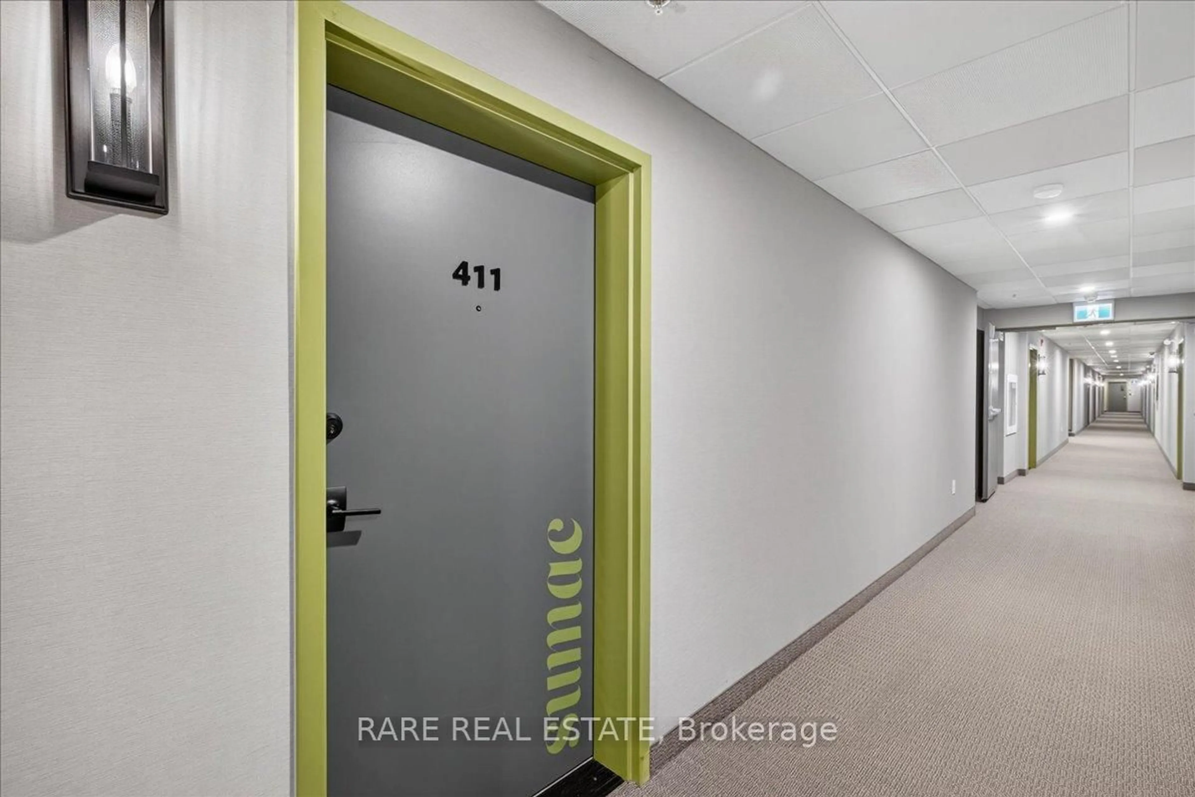 Indoor foyer for 5 Chef Lane #411, Barrie Ontario L9J 0J8