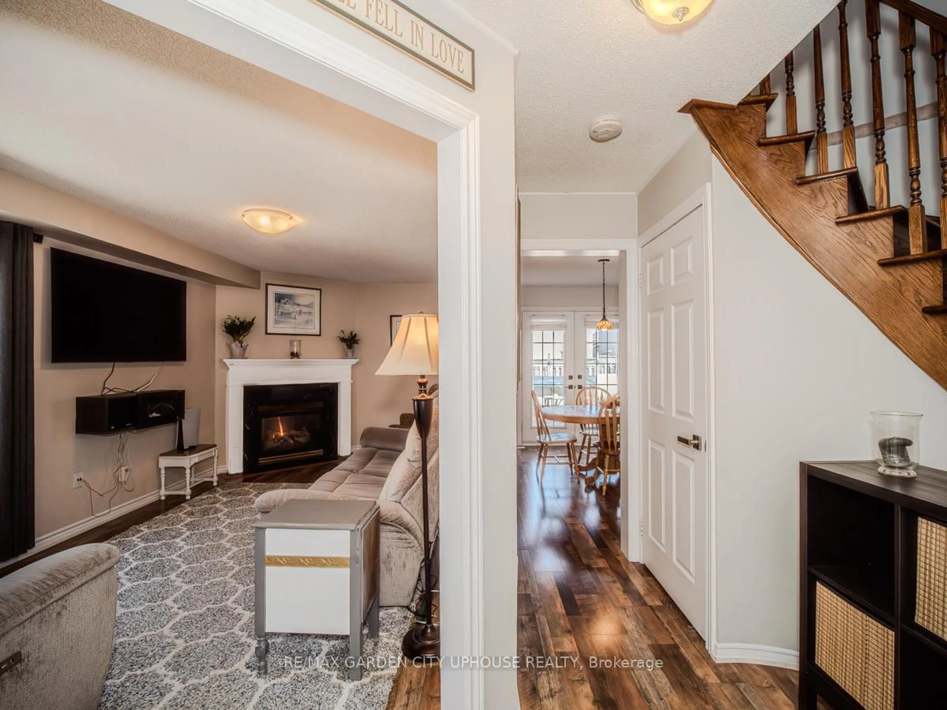 Unknown for 22 Grace Cres, Barrie Ontario L4N 9S8