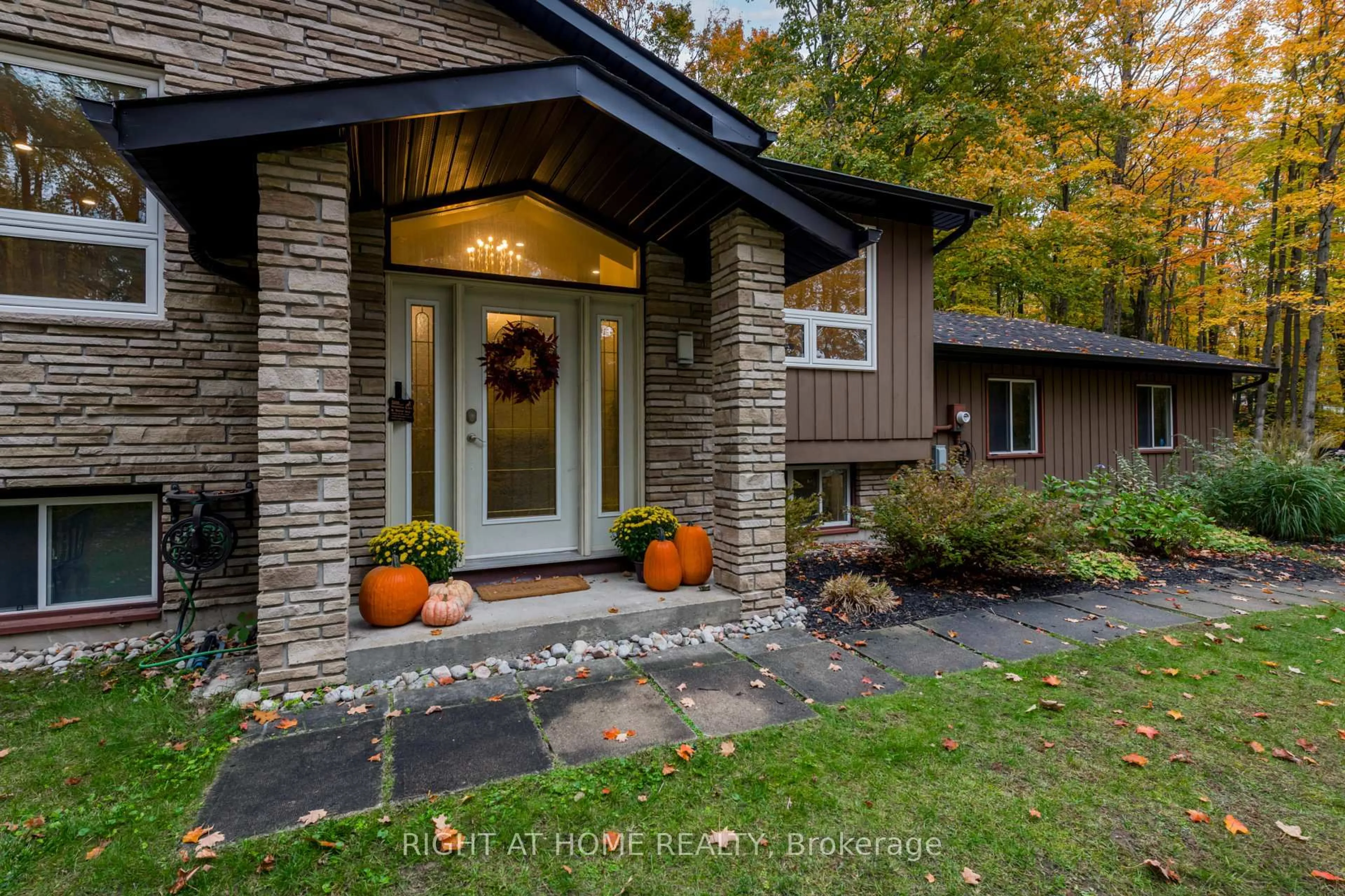 Home with brick exterior material, street for 11 Woodland Cres, Oro-Medonte Ontario L4M 4Y8