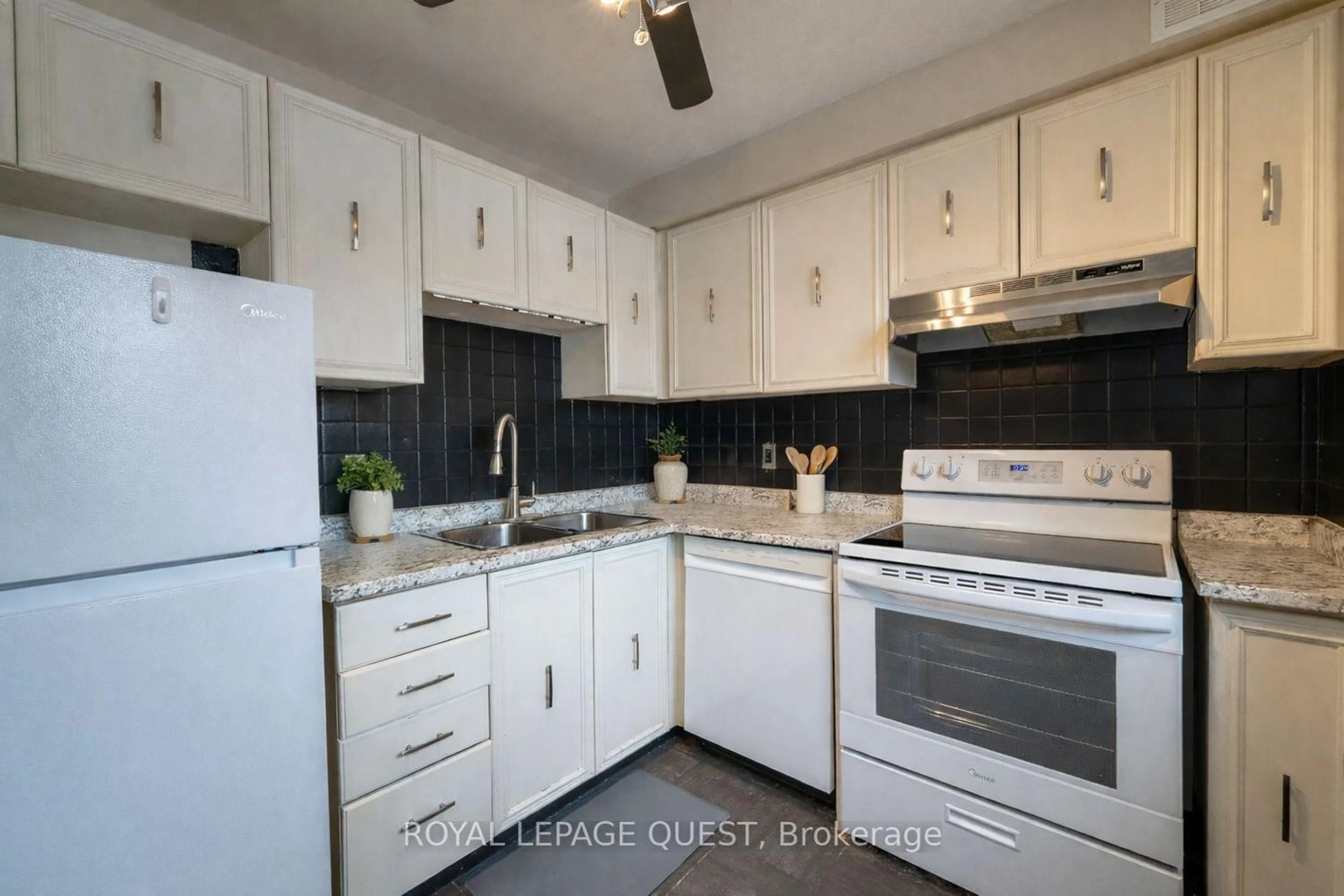 Unknown for 23 Meadow Lane #7, Barrie Ontario L4N 7K3