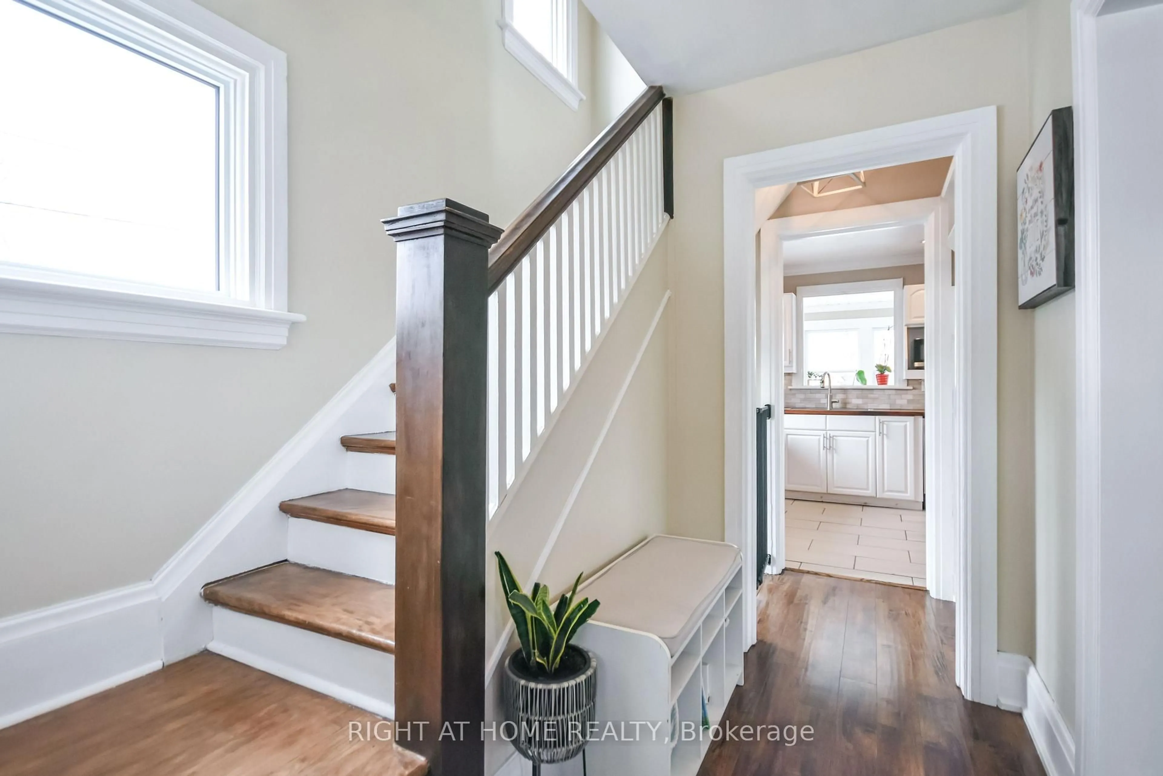 Stairs for 208 Cherry St, Tay Ontario L0K 2C0