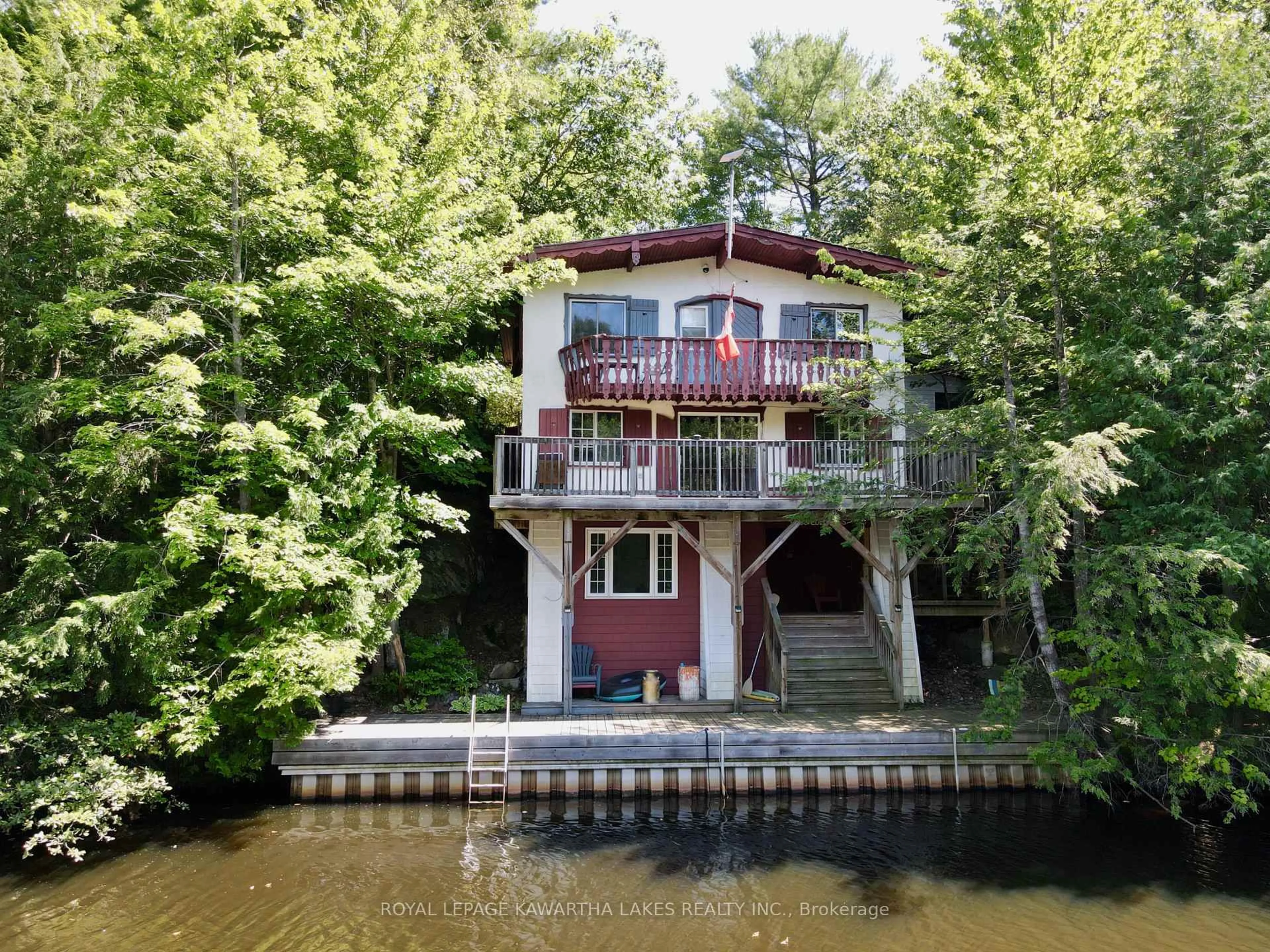 A pic from outside/outdoor area/front of a property/back of a property/a pic from drone, water/lake/river/ocean view for 7692 Birch Dr, Ramara Ontario L0K 2B0