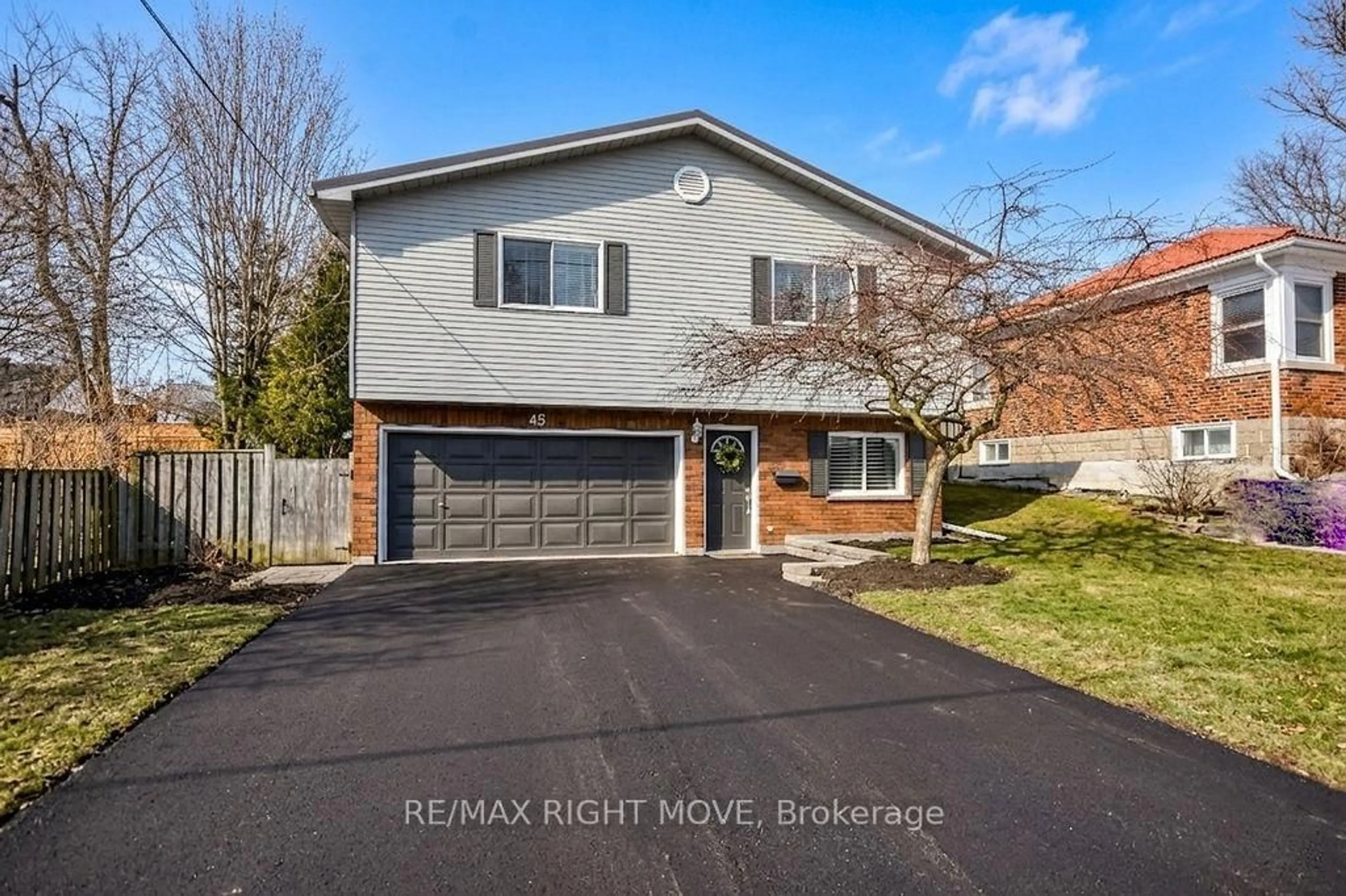 Unknown for 45 Dallas St, Orillia Ontario L3V 7T8