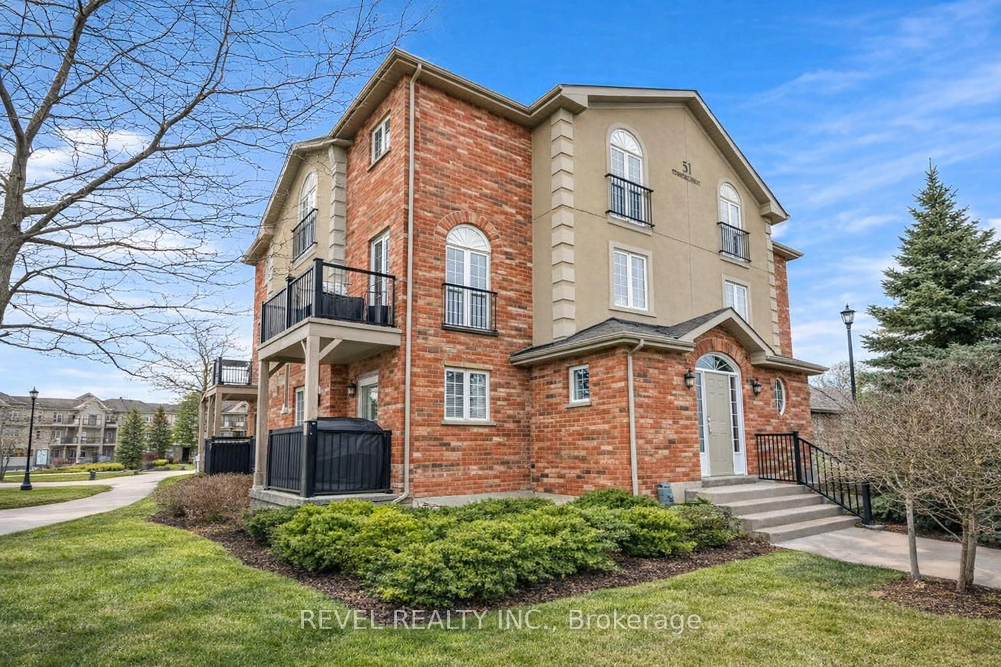 Home with brick exterior material, street for 51 Ferndale Dr #5, Barrie Ontario L4N 5W9