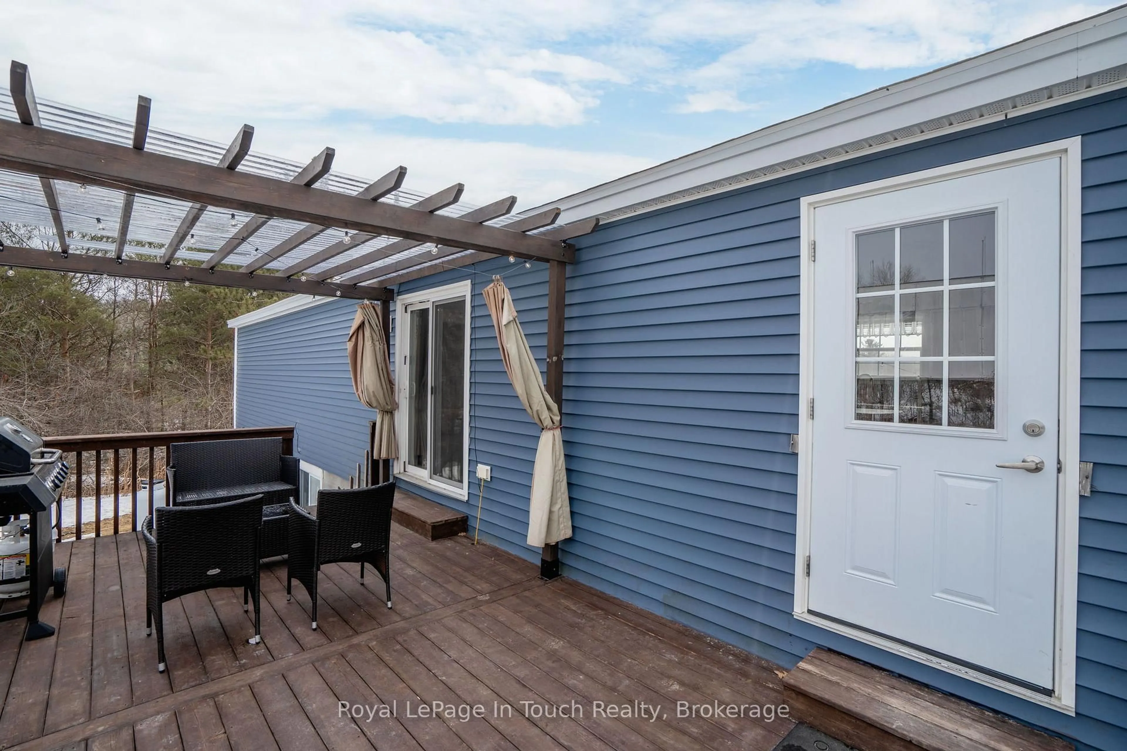 Patio, water/lake/river/ocean view for 9732 93 Highway, Midland Ontario L4R 4L9