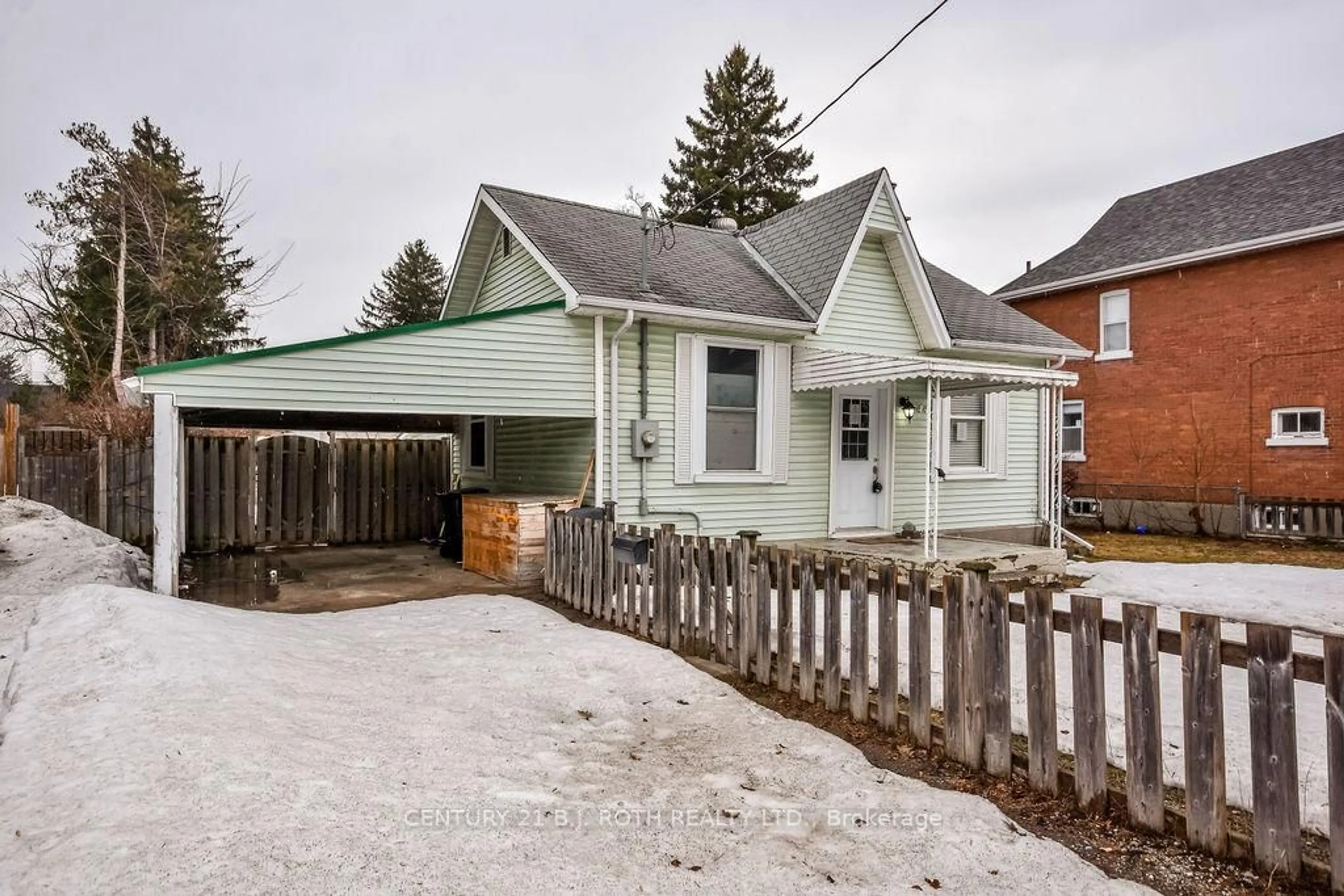 Unknown for 44 Sanford St, Barrie Ontario L4N 3C4