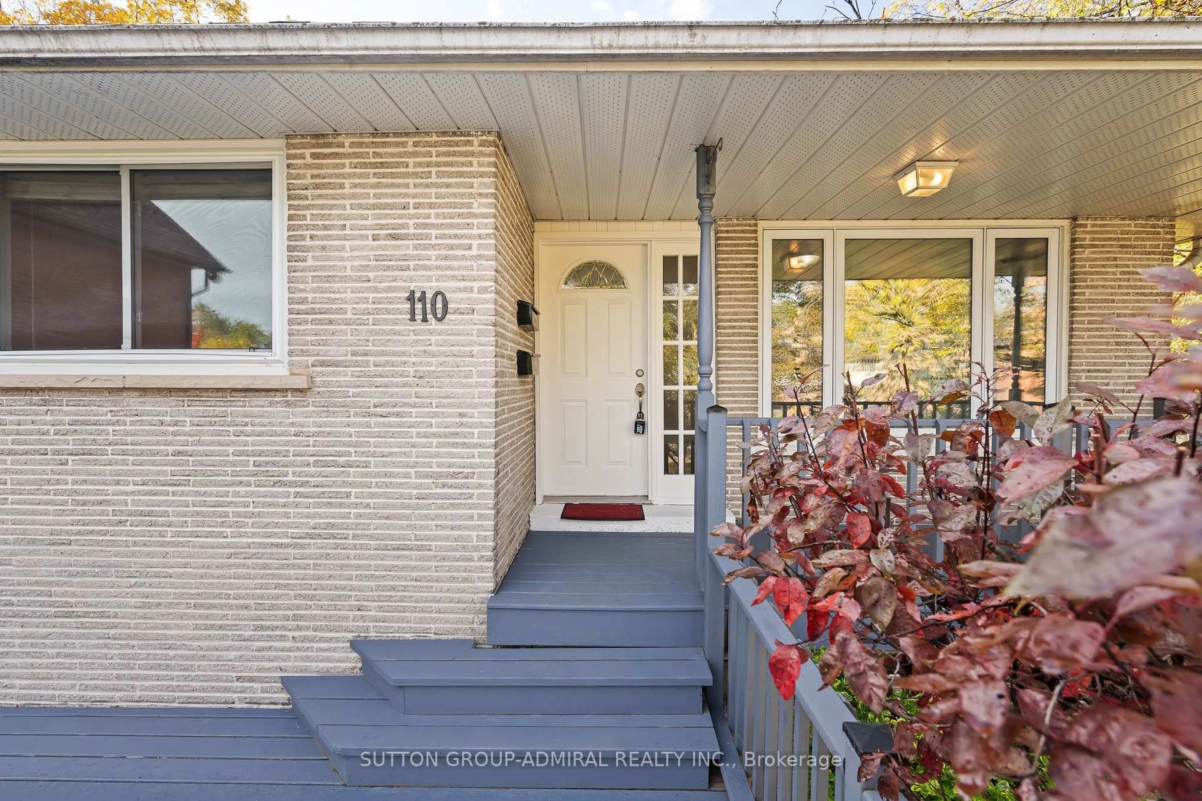 Home with brick exterior material, street for 110 Cumberland St, Barrie Ontario L4N 2P7