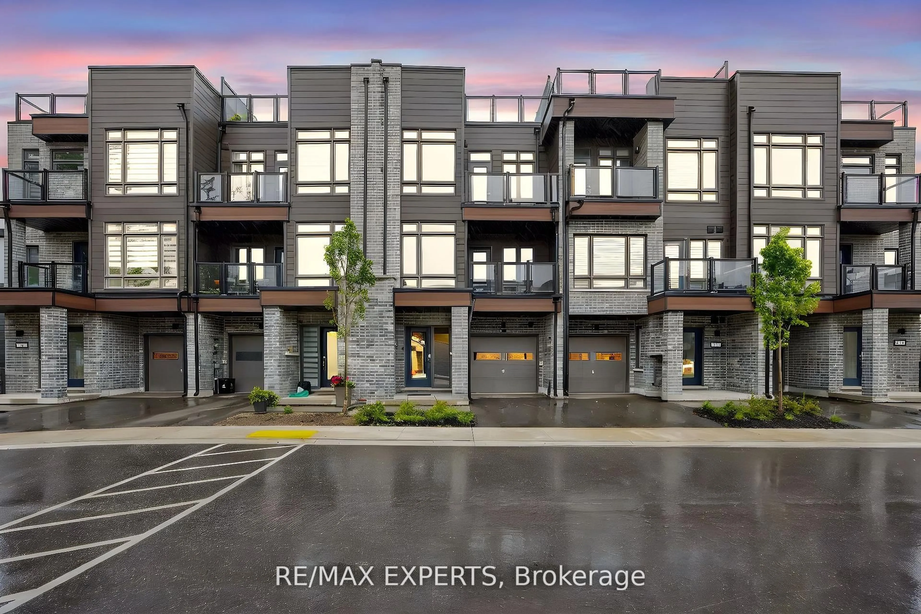 A pic from outside/outdoor area/front of a property/back of a property/a pic from drone, street for 6 Wyn Wood Lane, Orillia Ontario L3V 8P6