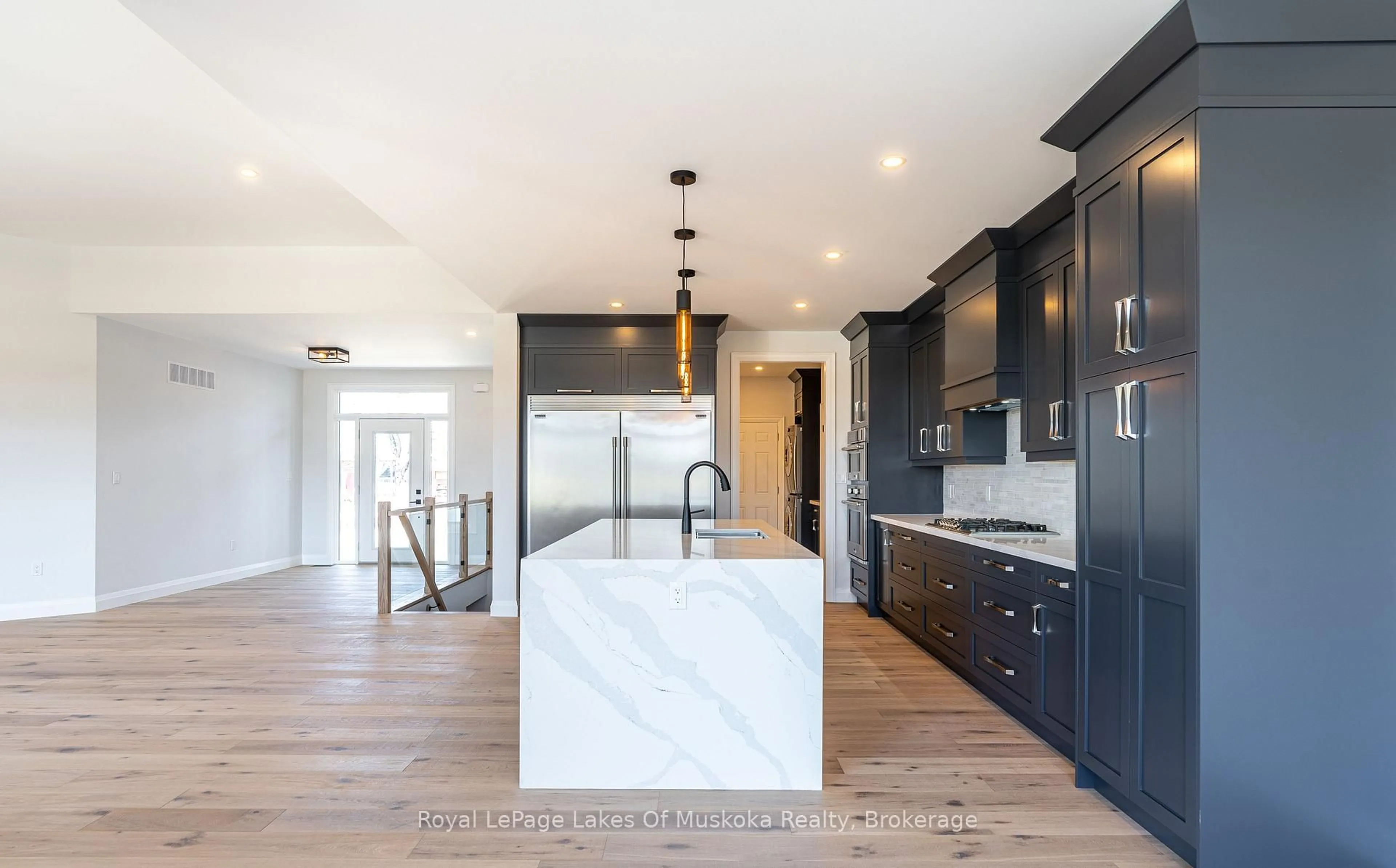 Open concept kitchen, unknown for 21 Henry Ball Crt, Oro-Medonte Ontario L0K 2G1