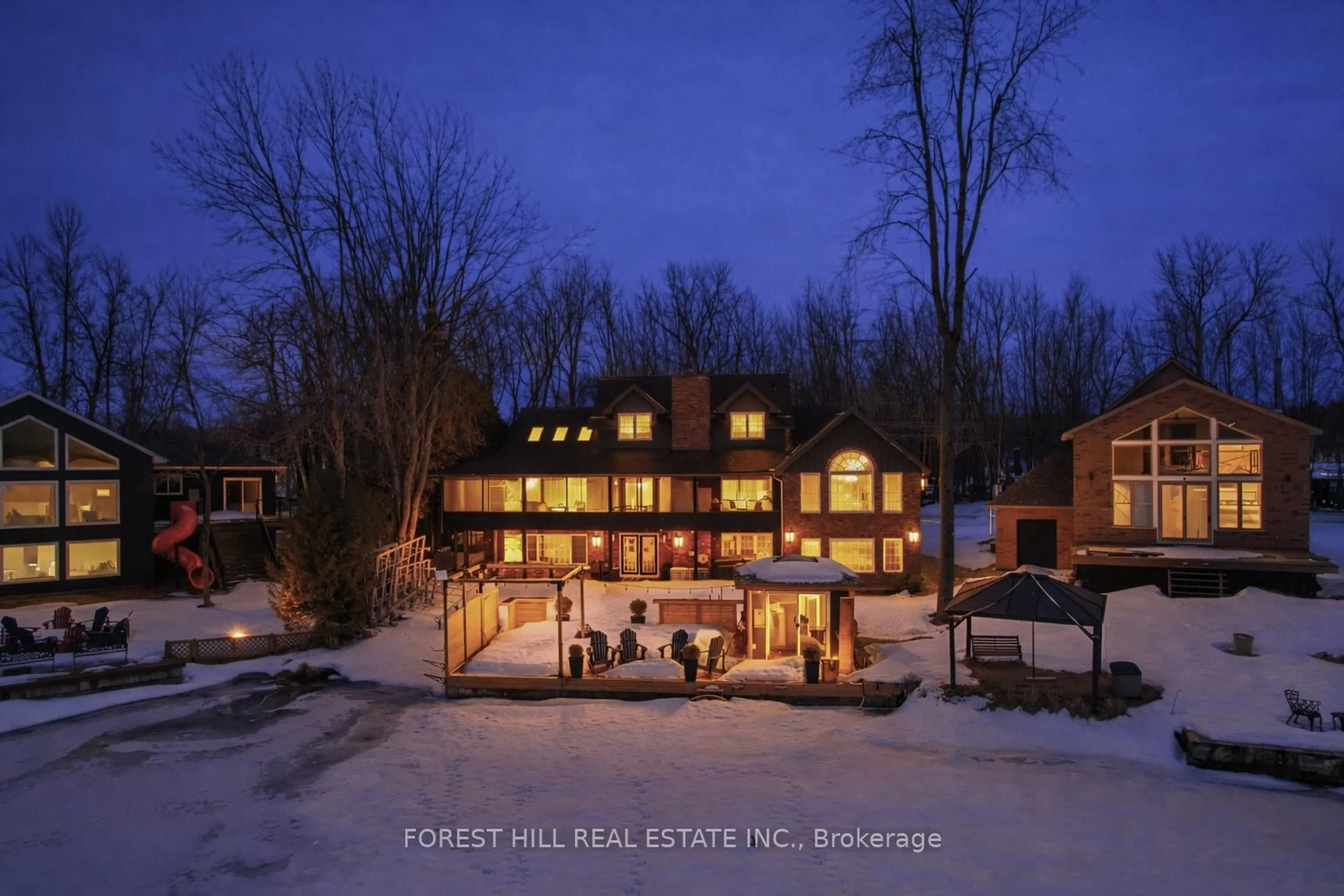 A pic from outside/outdoor area/front of a property/back of a property/a pic from drone, unknown for 3708 PORTAGE BAY Rd, Ramara Ontario L0K 2B0