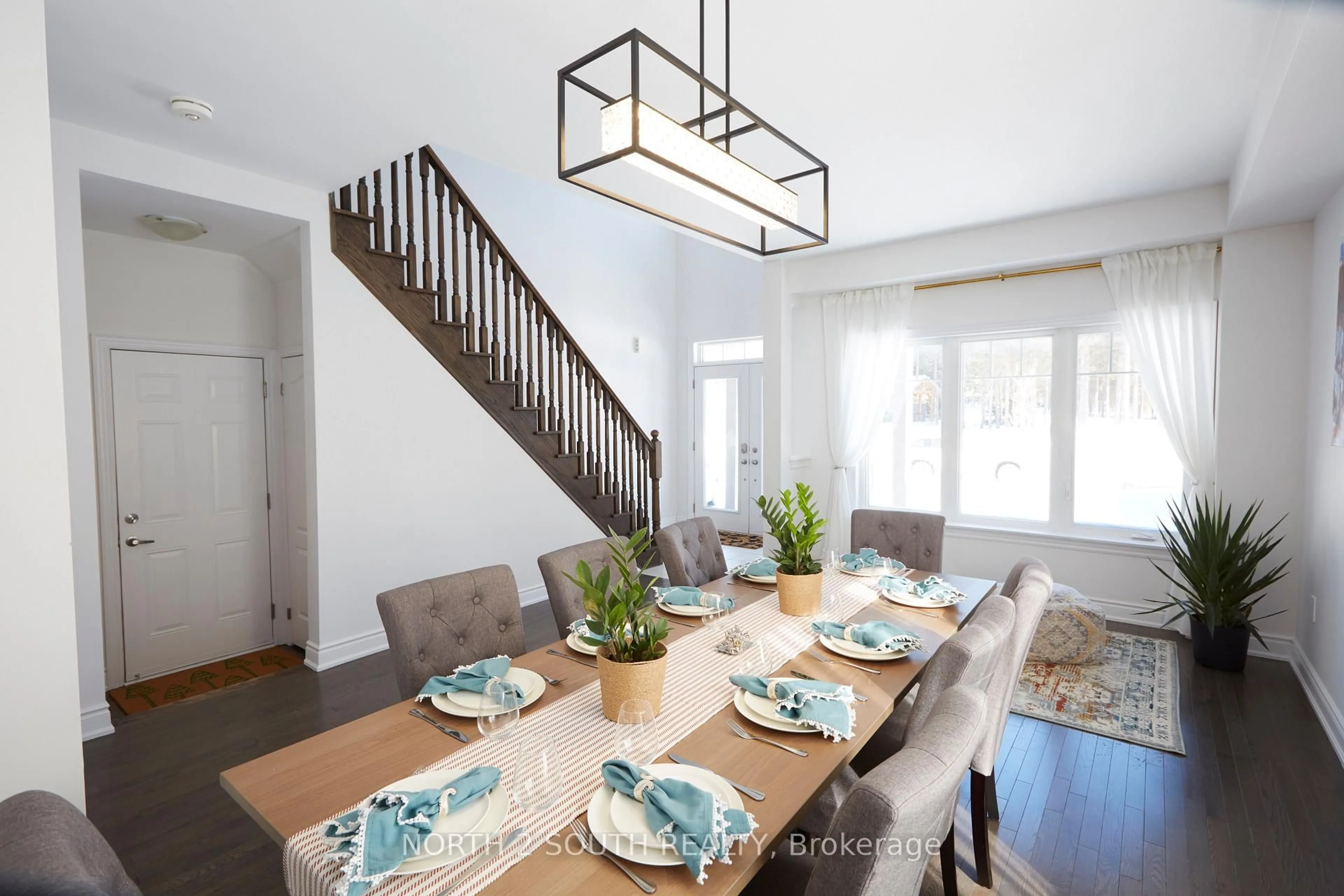 Dining room, unknown for 4 Boville Crt, Oro-Medonte Ontario L0L 2L0