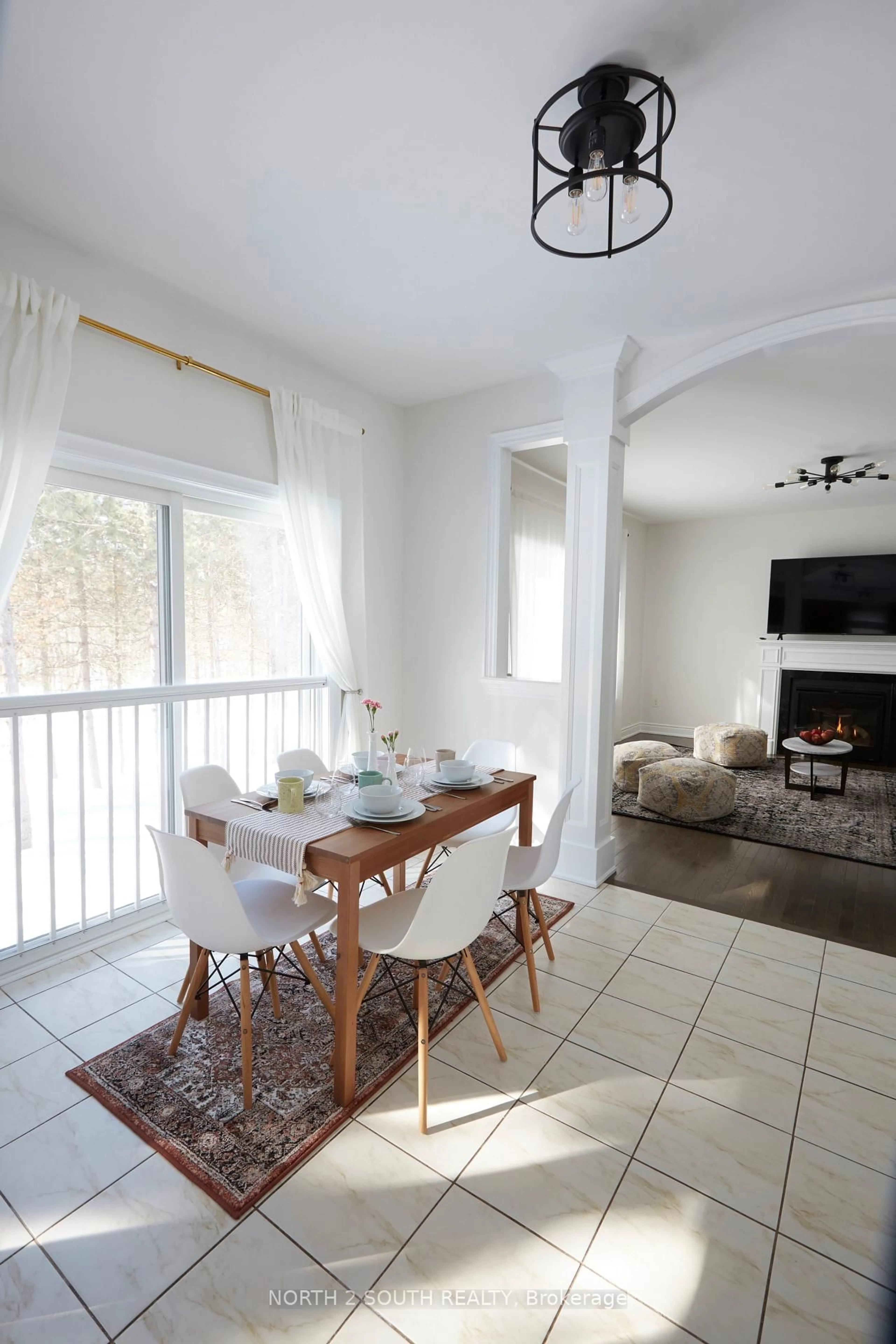 Dining room, unknown for 4 Boville Crt, Oro-Medonte Ontario L0L 2L0