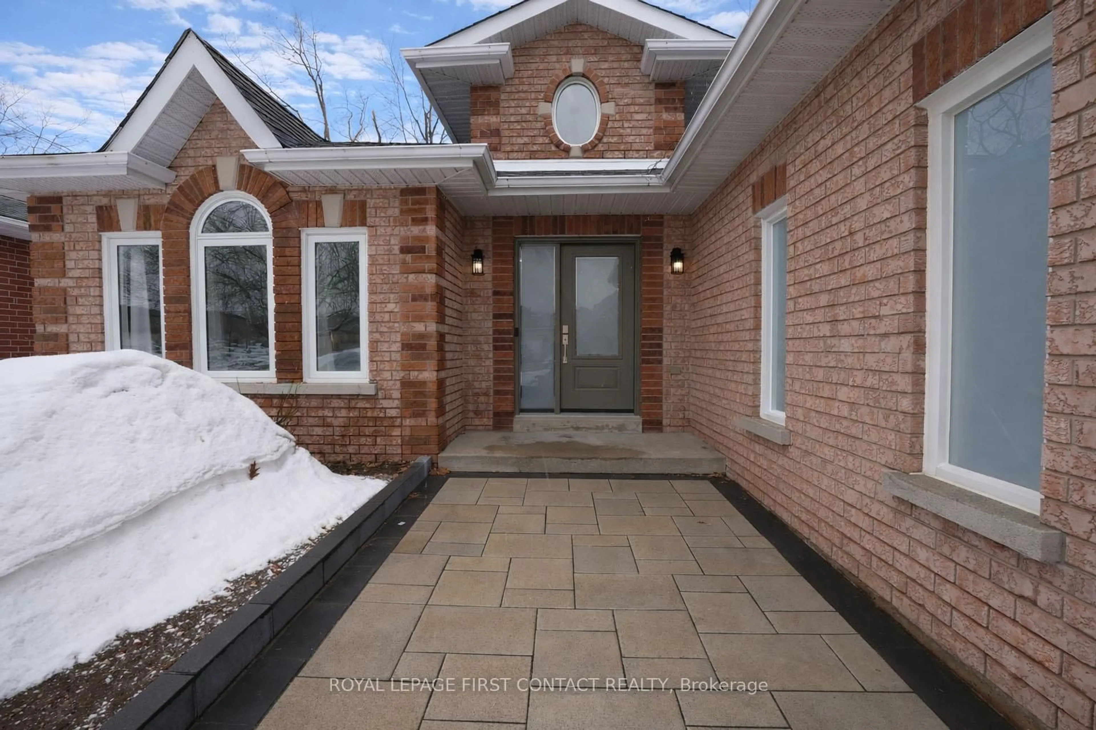 Home with brick exterior material, street for 340 Livingstone St, Barrie Ontario L4N 7C5