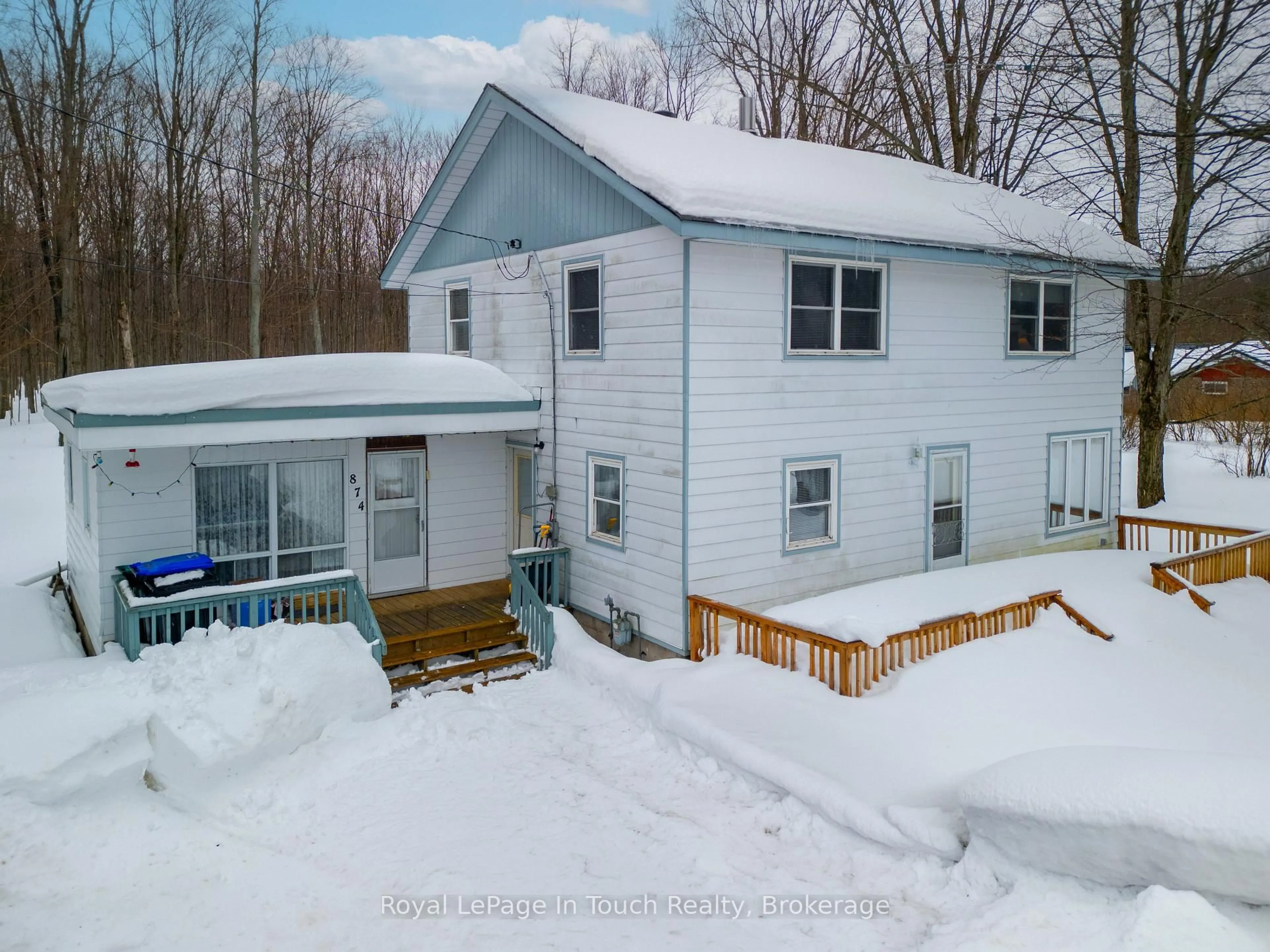 A pic from outside/outdoor area/front of a property/back of a property/a pic from drone, unknown for 874 Cedar Point Rd, Tiny Ontario L9M 0K1