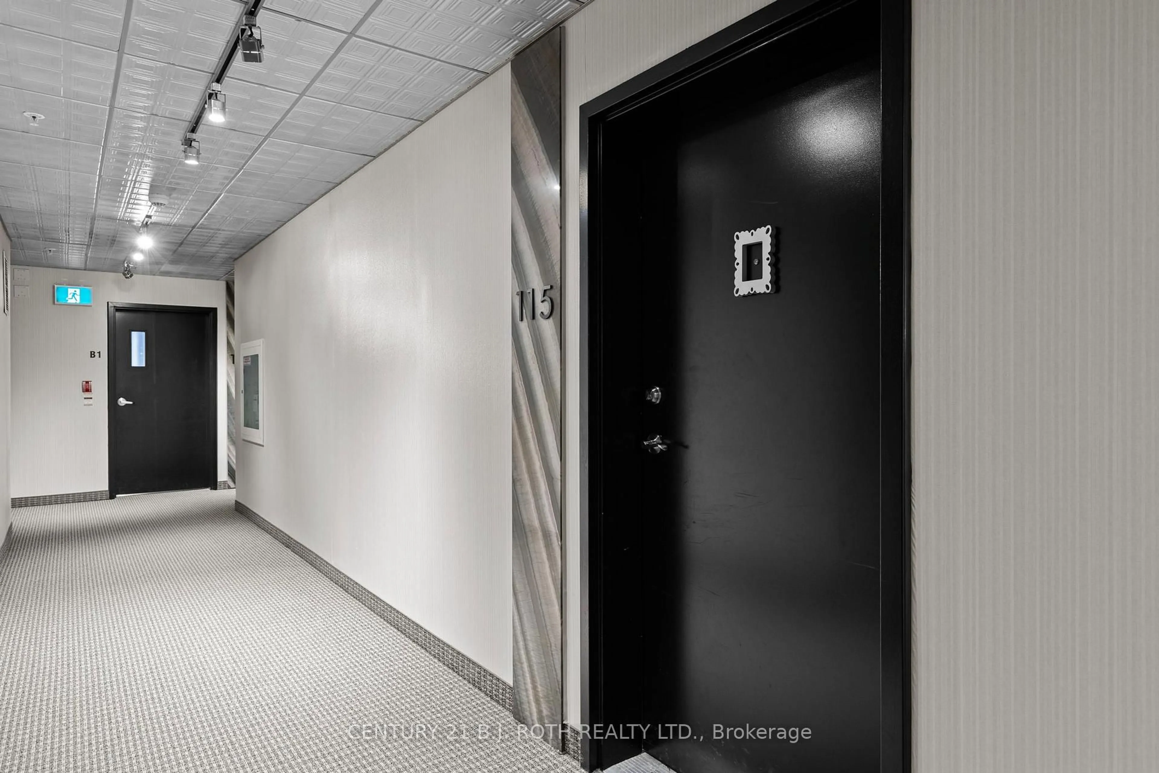 Indoor foyer for 302 ESSA Rd #115, Barrie Ontario L9J 0H3