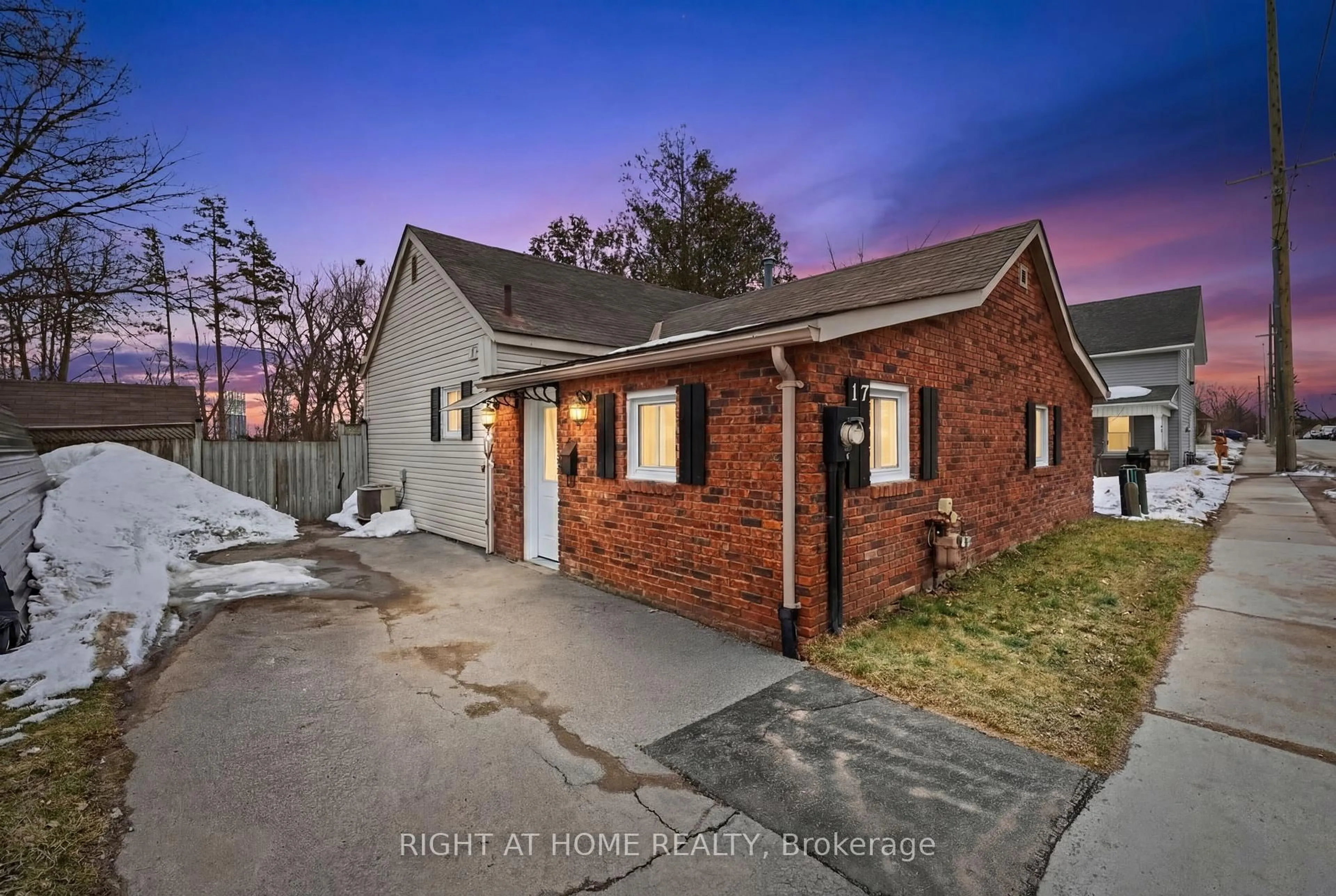 Home with brick exterior material, street for 17 Grove St, Barrie Ontario L4N 1M6