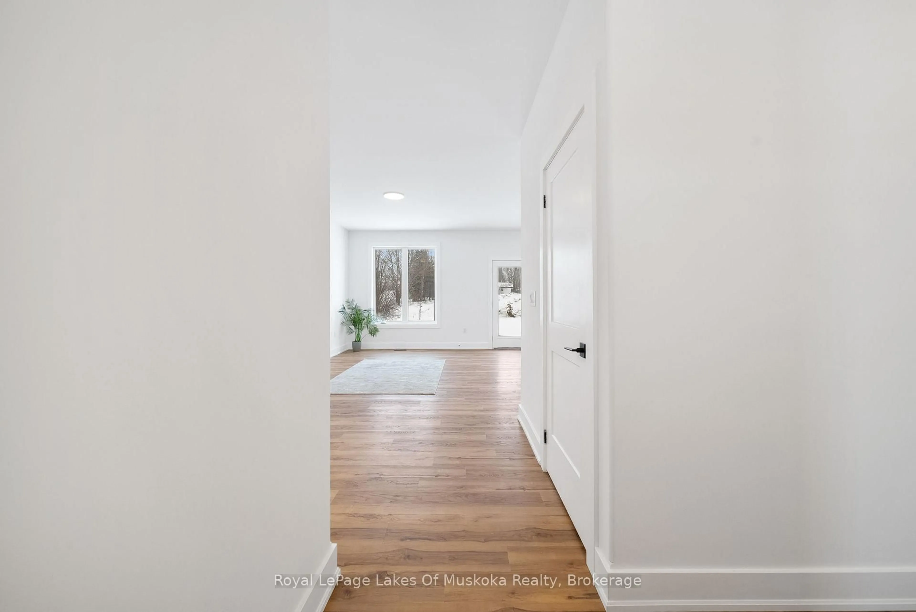 Indoor entryway for 1 Meadow Acres Rd, Oro-Medonte Ontario L0K 2G1