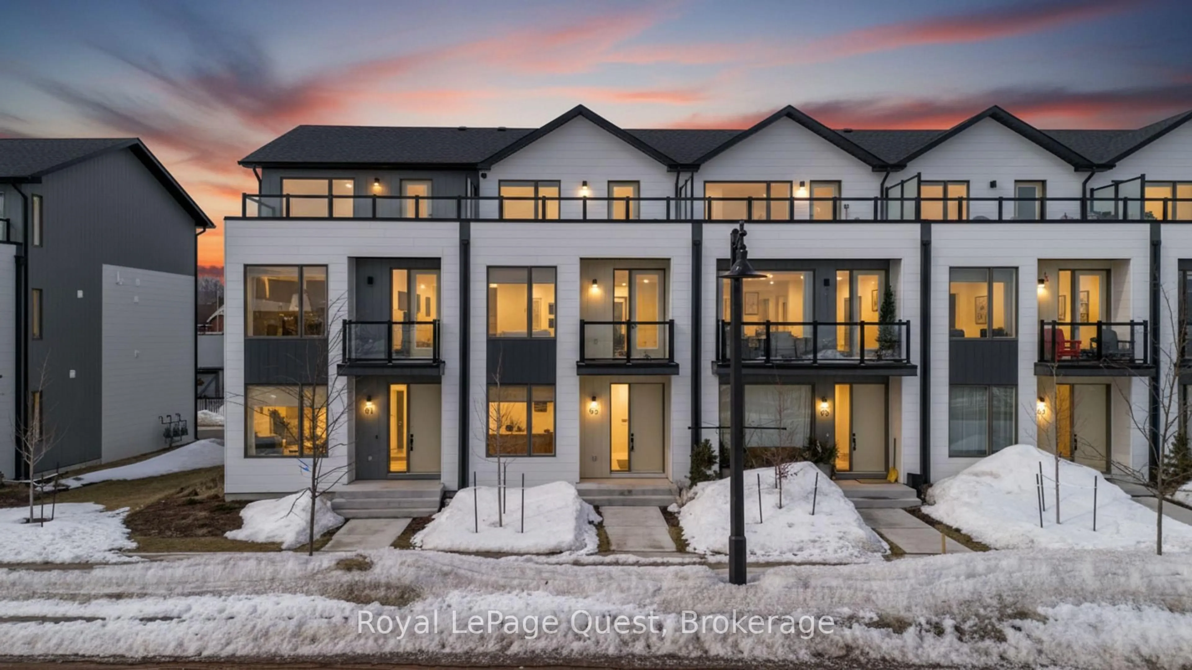 A pic from outside/outdoor area/front of a property/back of a property/a pic from drone, building for 93 Lightfoot Dr, Orillia Ontario L3V 7L8