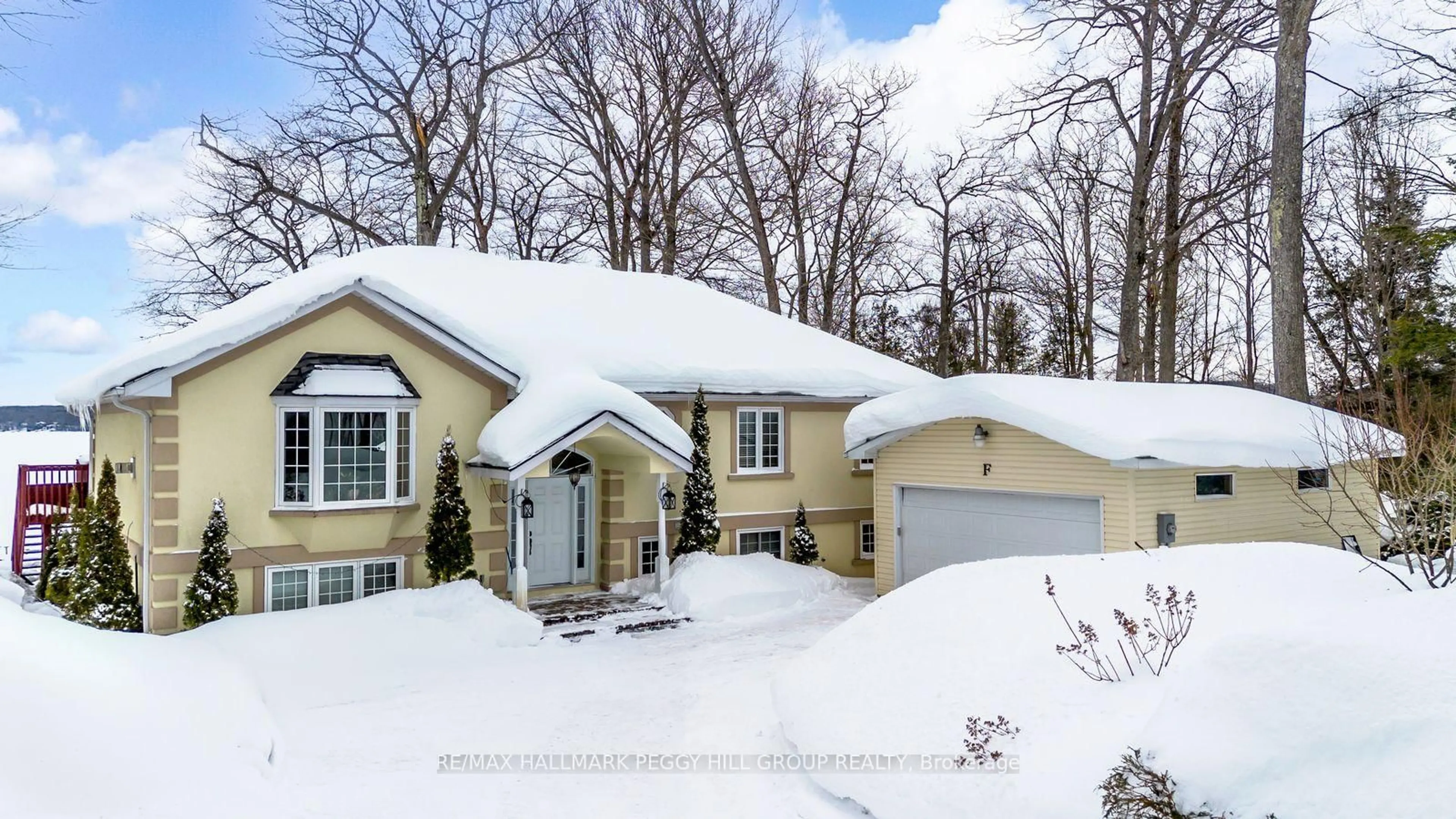 Home with vinyl exterior material, street for 383 Peek-A-Boo Tr, Tiny Ontario L9M 0B3