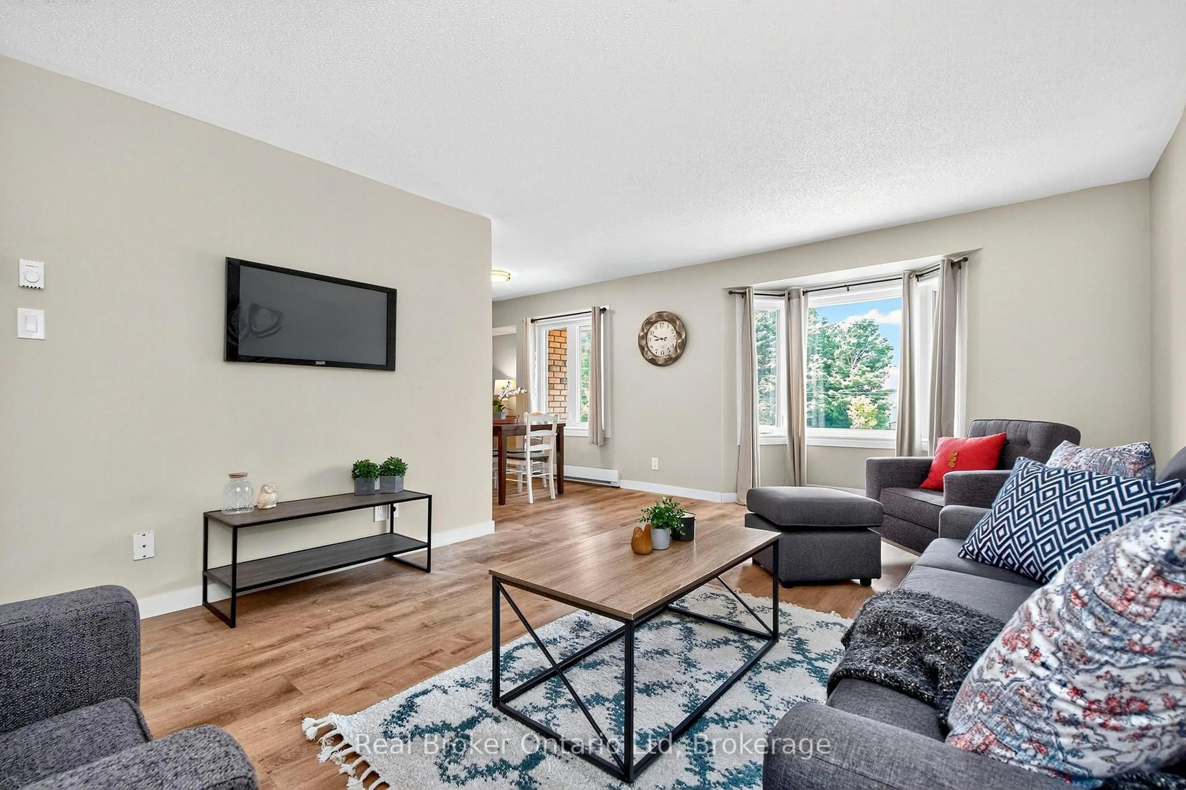 Living room with furniture, unknown for 159 Church St #2, Penetanguishene Ontario L9M 1E4